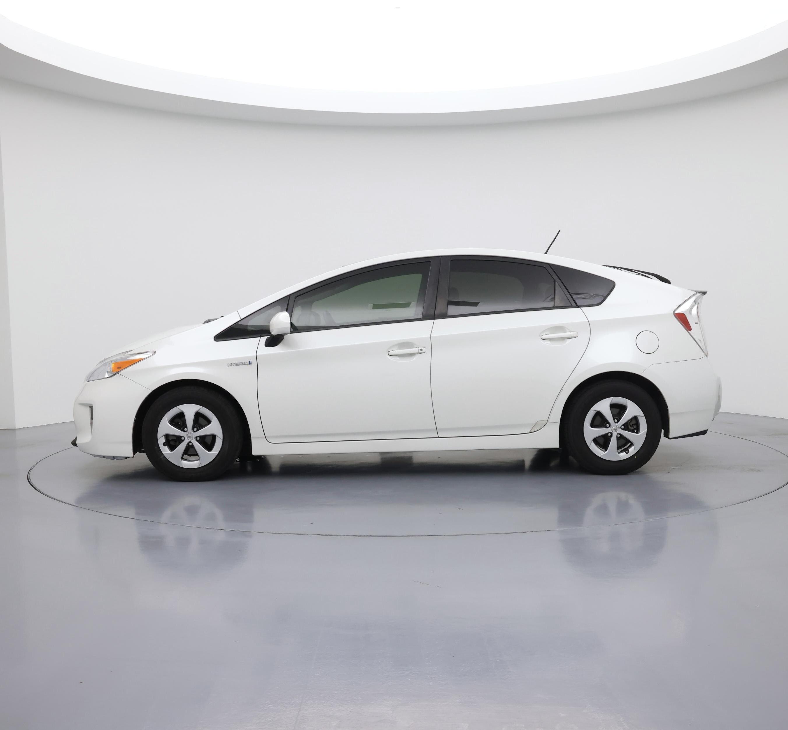 Thumbnail: 2015 Toyota Prius - 3