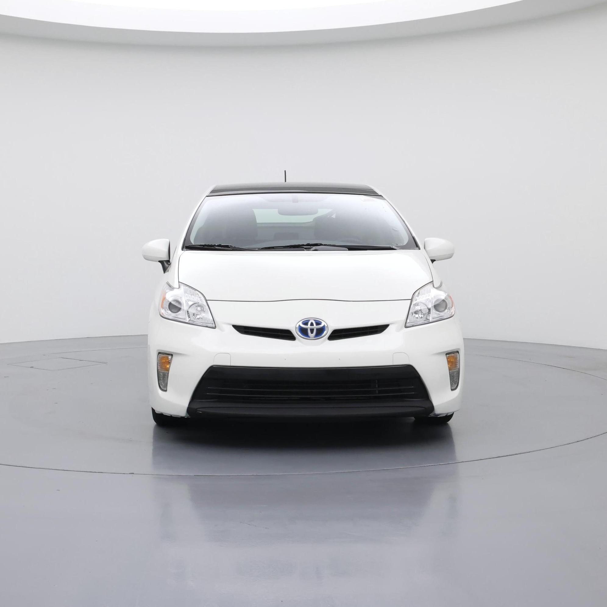 Thumbnail: 2015 Toyota Prius - 5