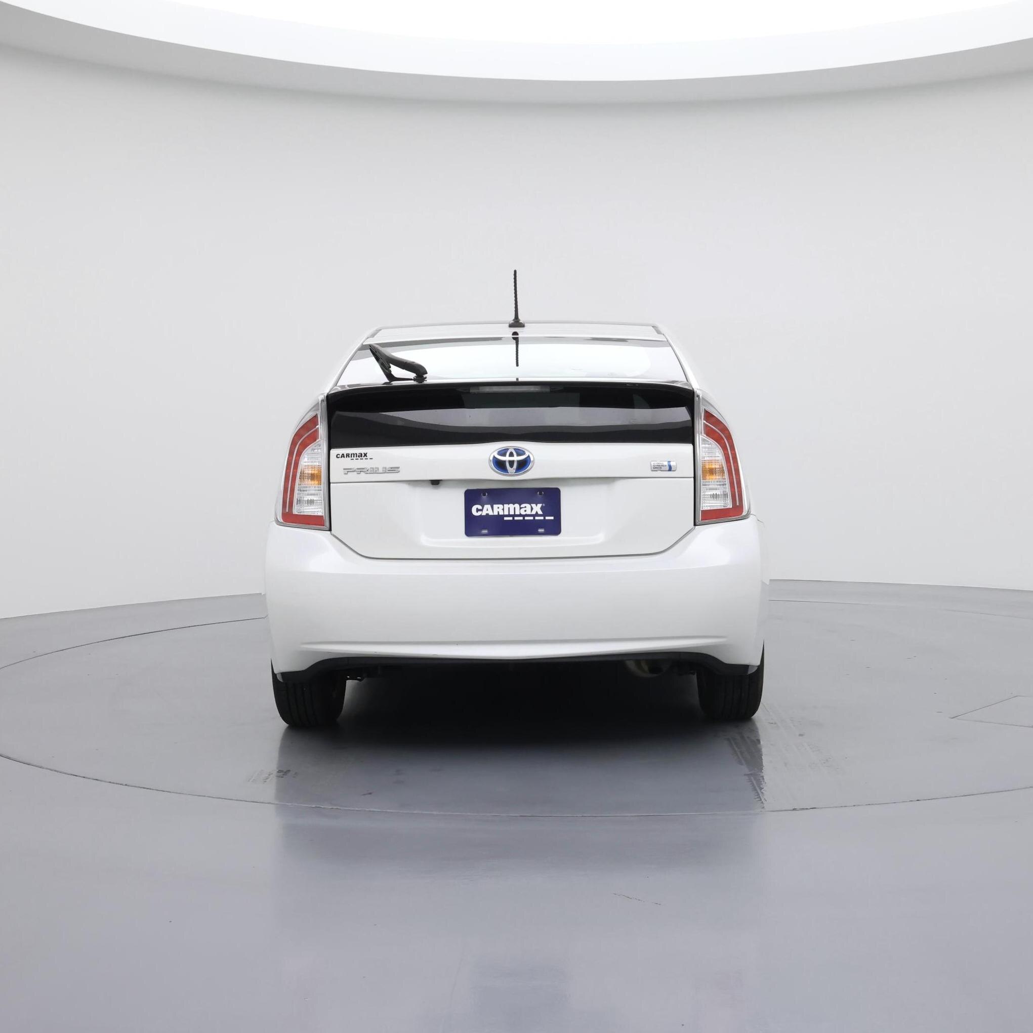 Thumbnail: 2015 Toyota Prius - 6
