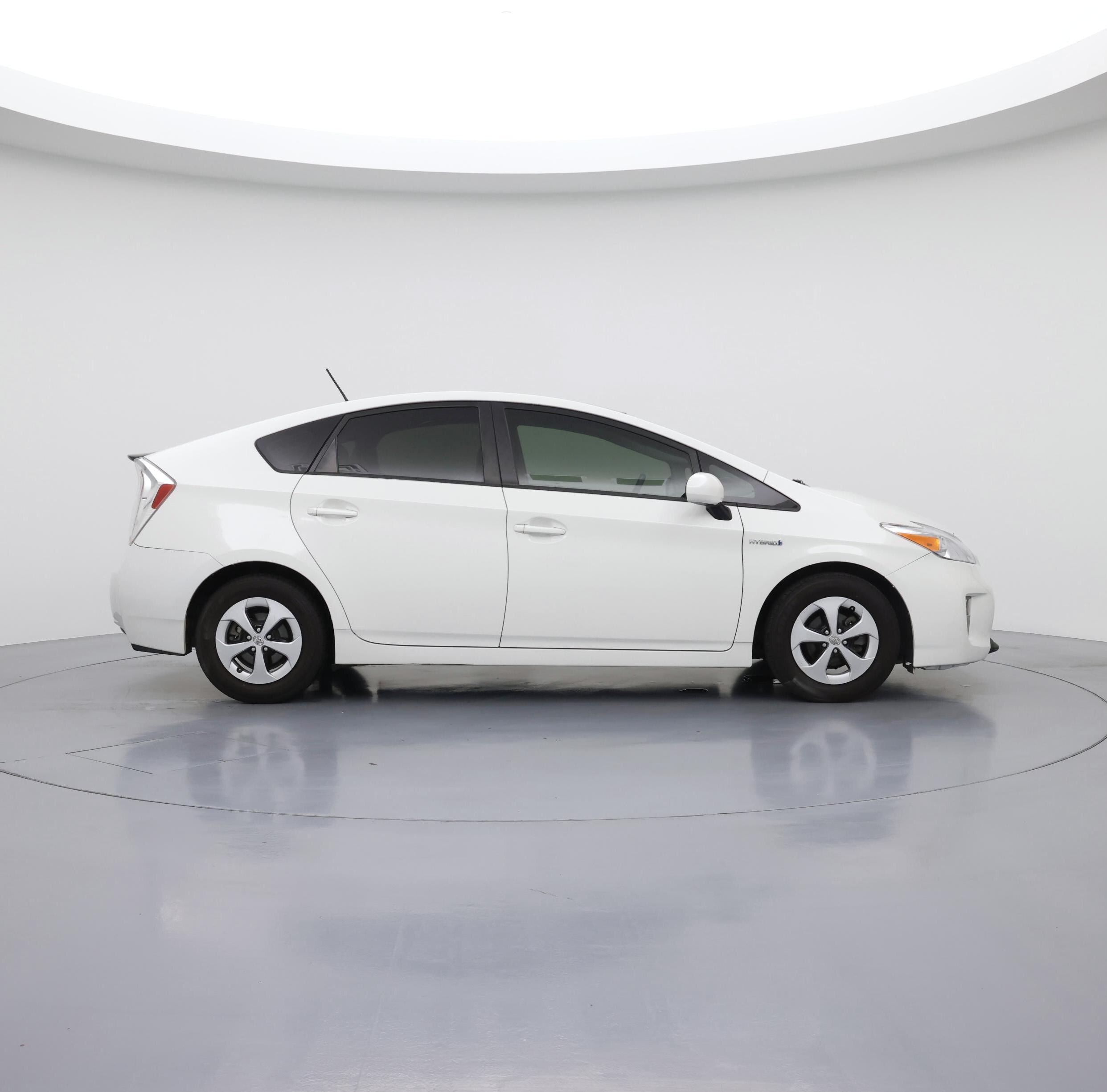 Thumbnail: 2015 Toyota Prius - 7