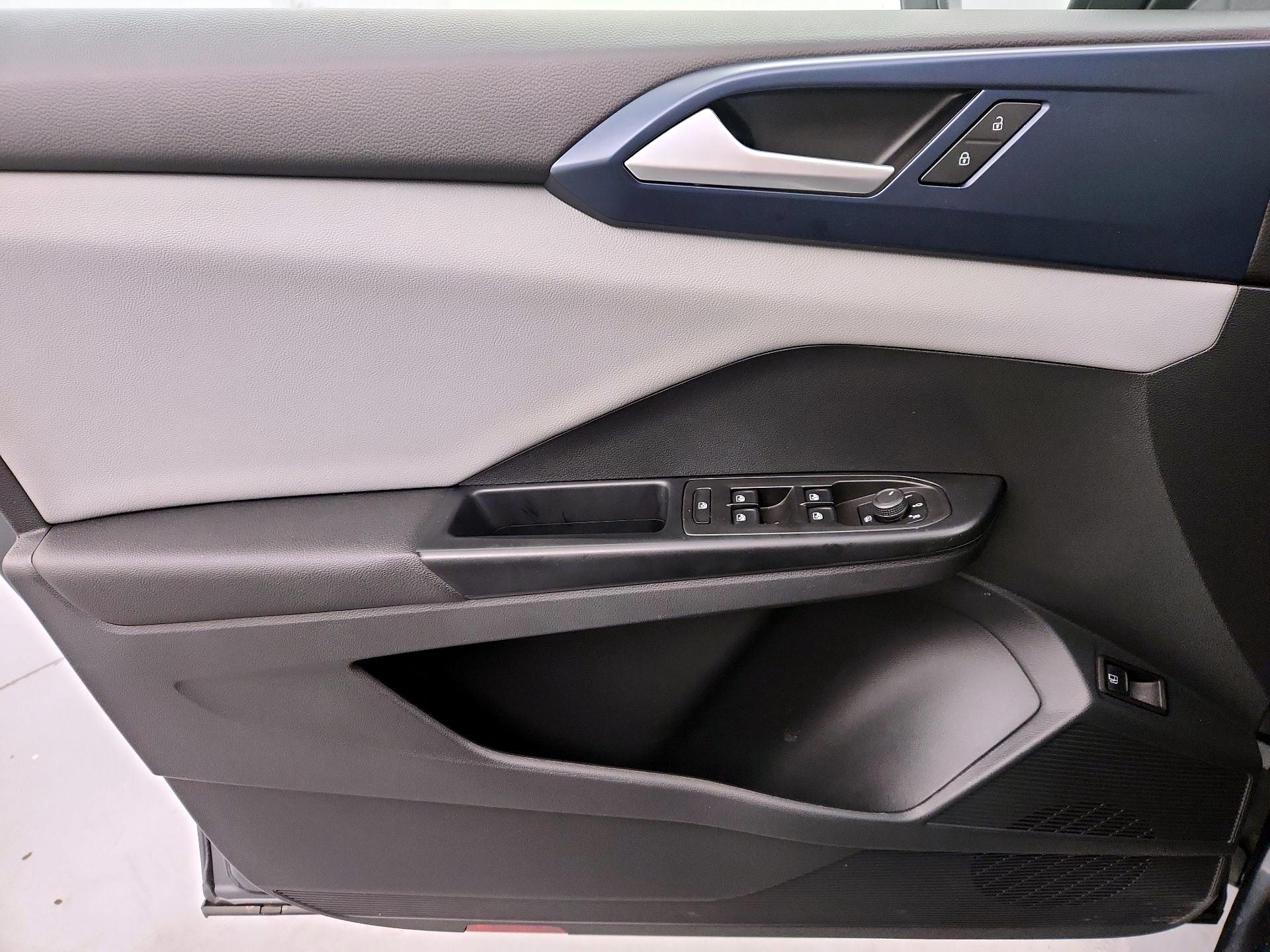 Thumbnail: 2023 Volkswagen Taos - 12