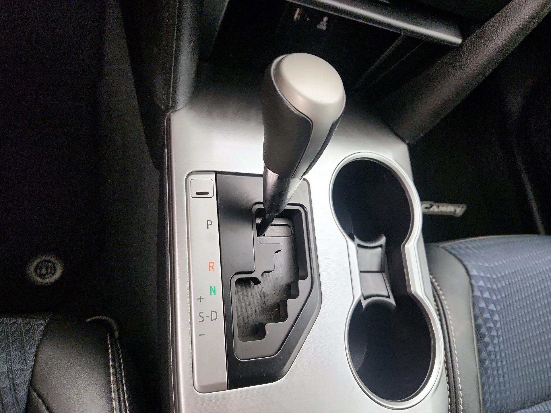 Thumbnail: 2014 Toyota Camry - 18