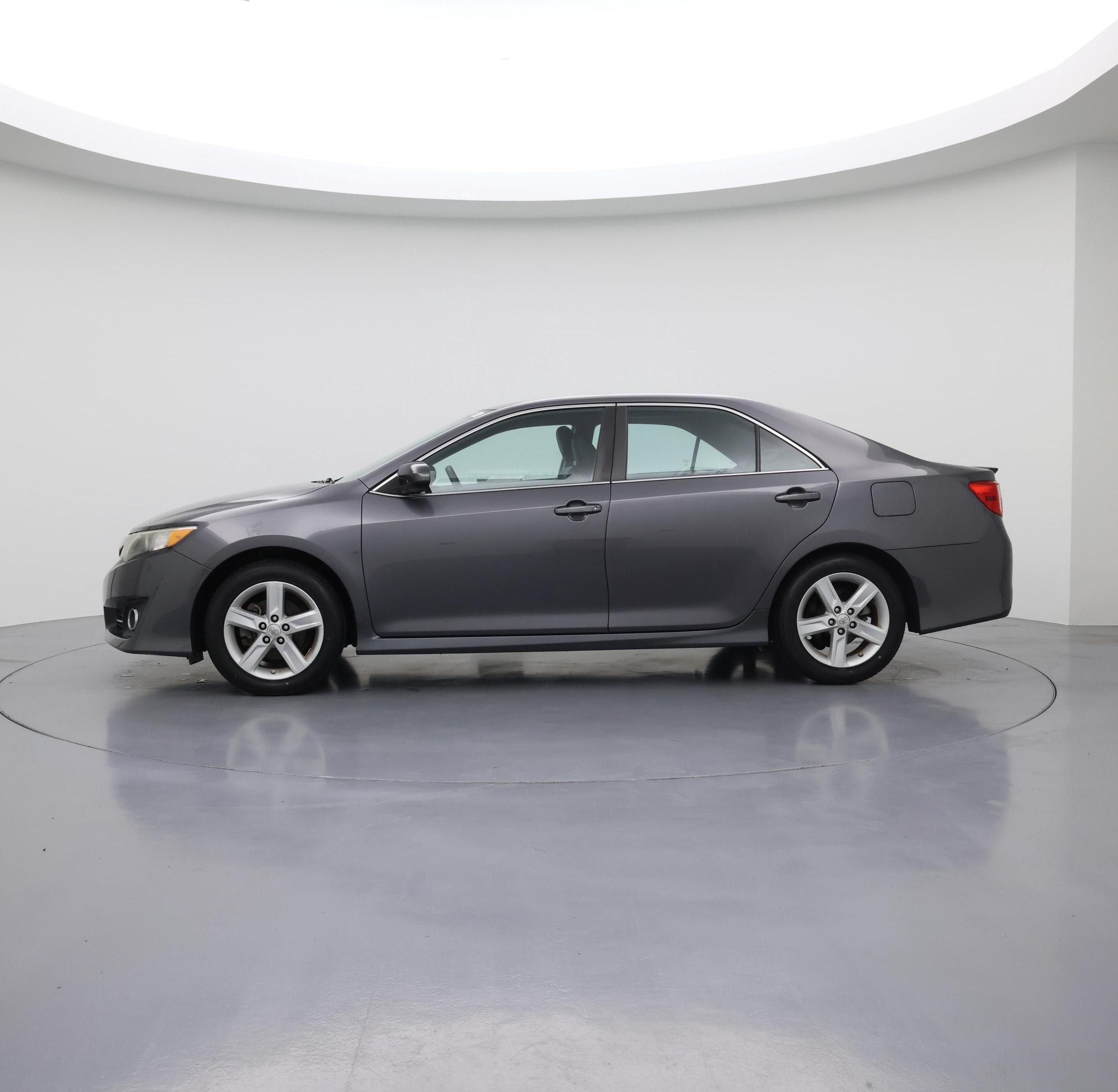 Thumbnail: 2014 Toyota Camry - 3