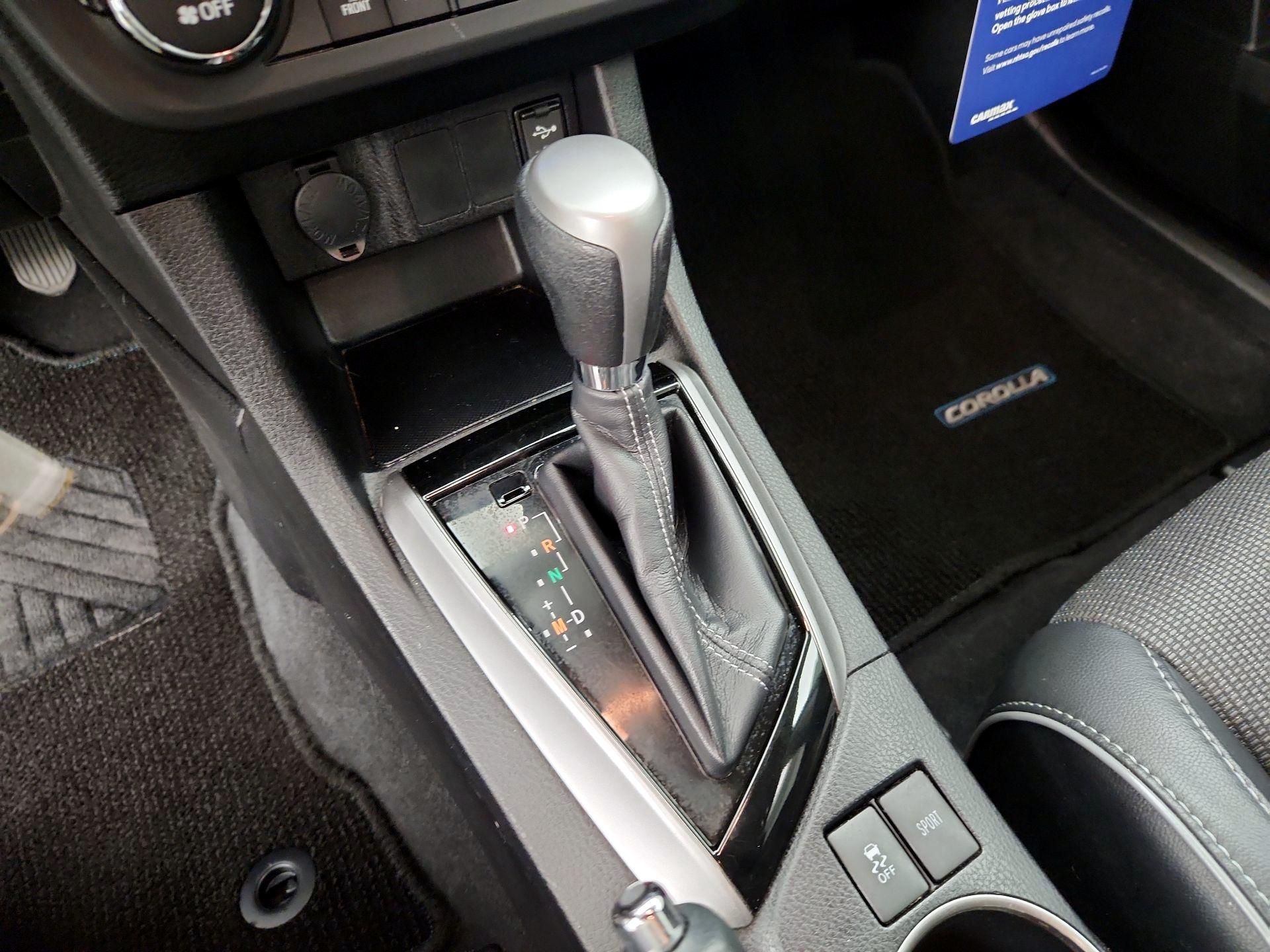 Thumbnail: 2015 Toyota Corolla - 17