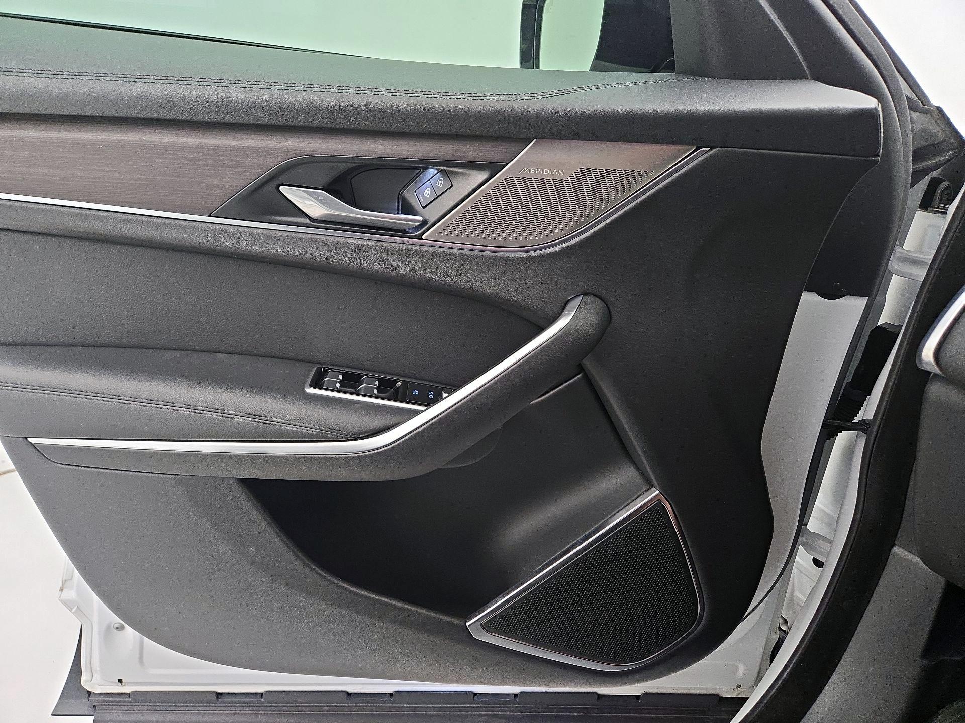 Thumbnail: 2021 Jaguar F-Pace - 12