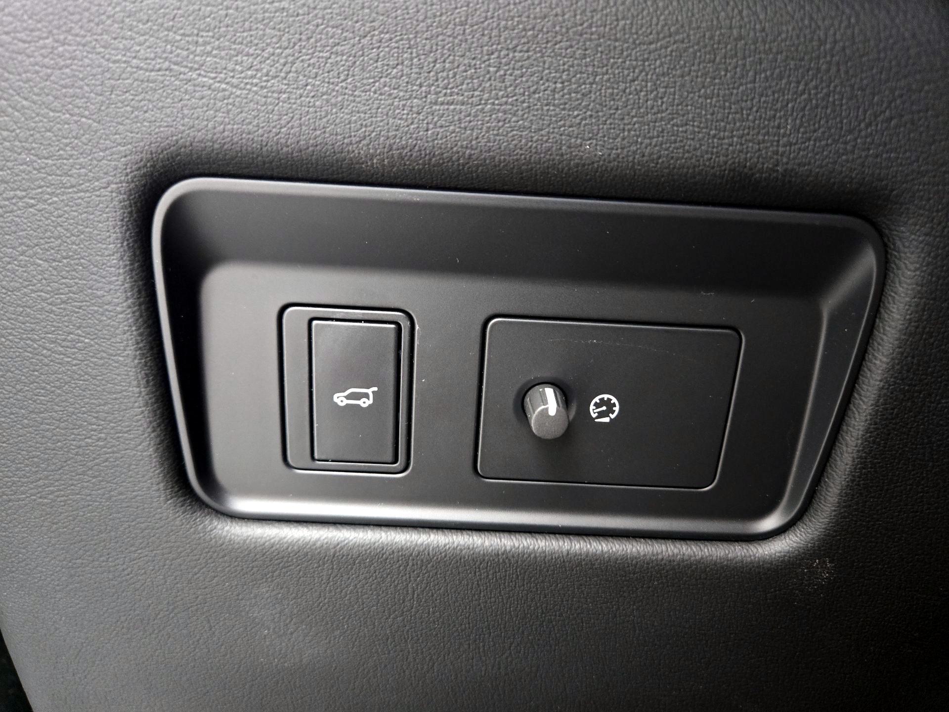 Thumbnail: 2021 Jaguar F-Pace - 13