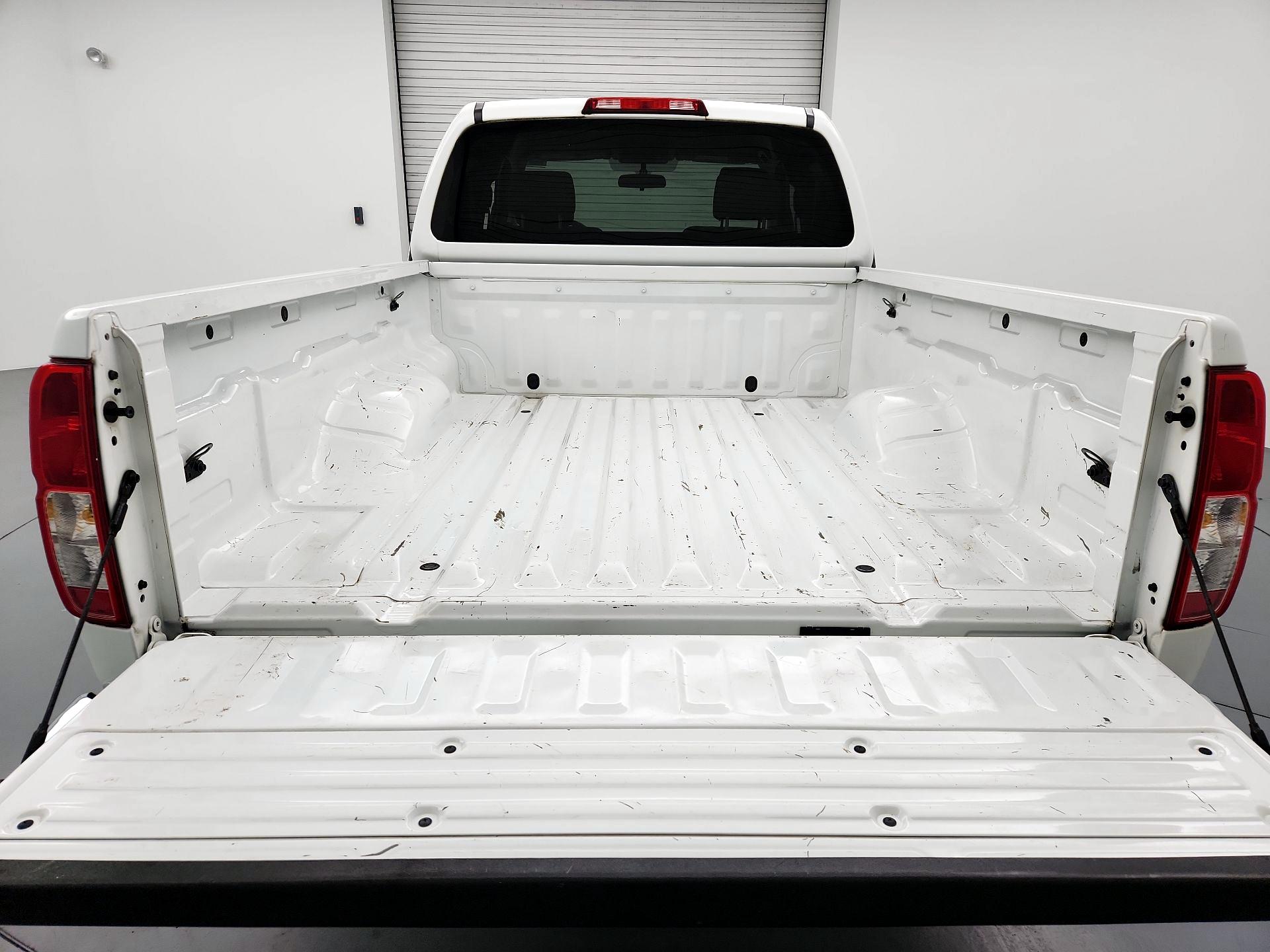 Thumbnail: 2015 Nissan Frontier - 19