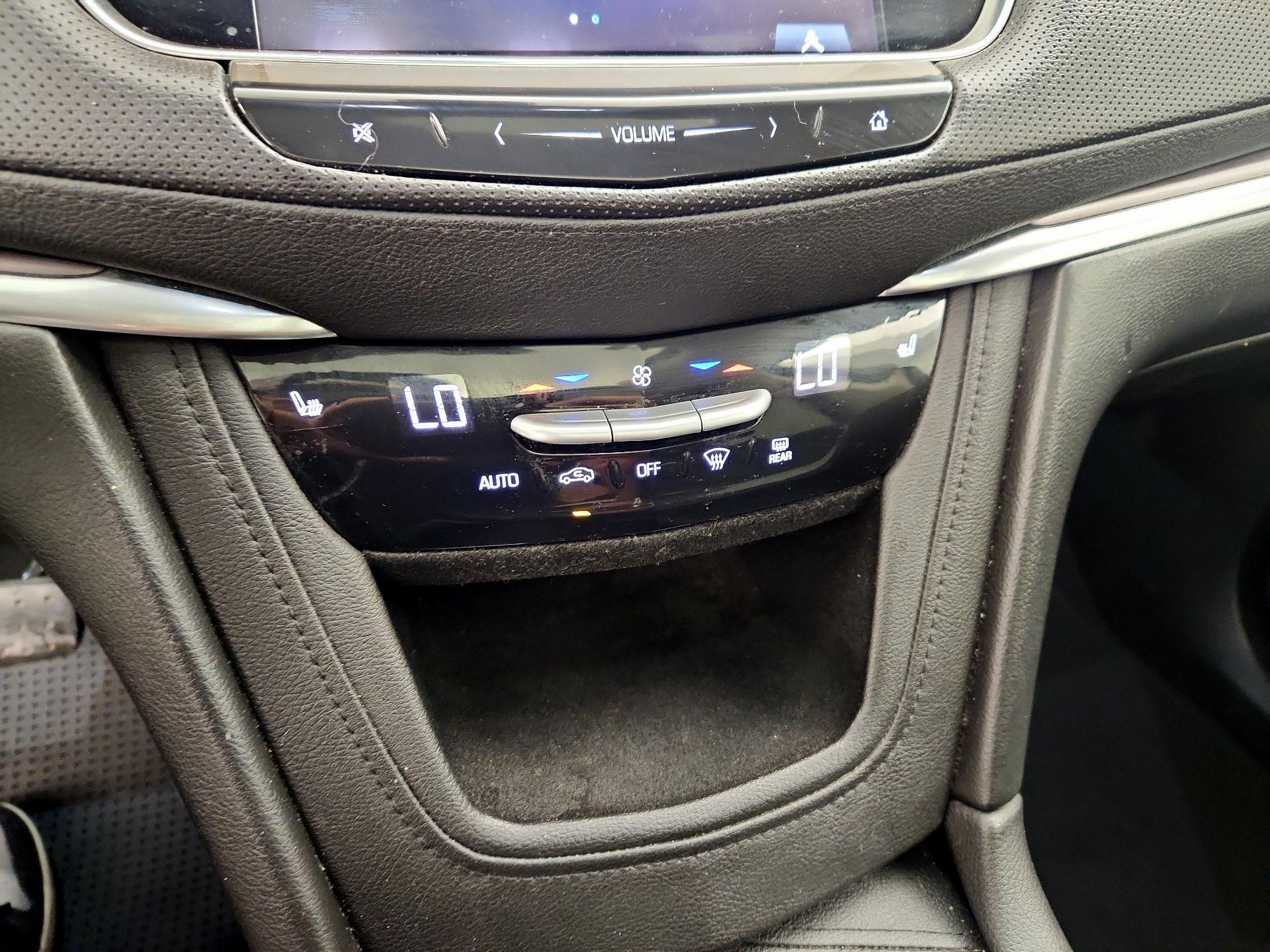 Thumbnail: 2018 Cadillac XT5 - 16