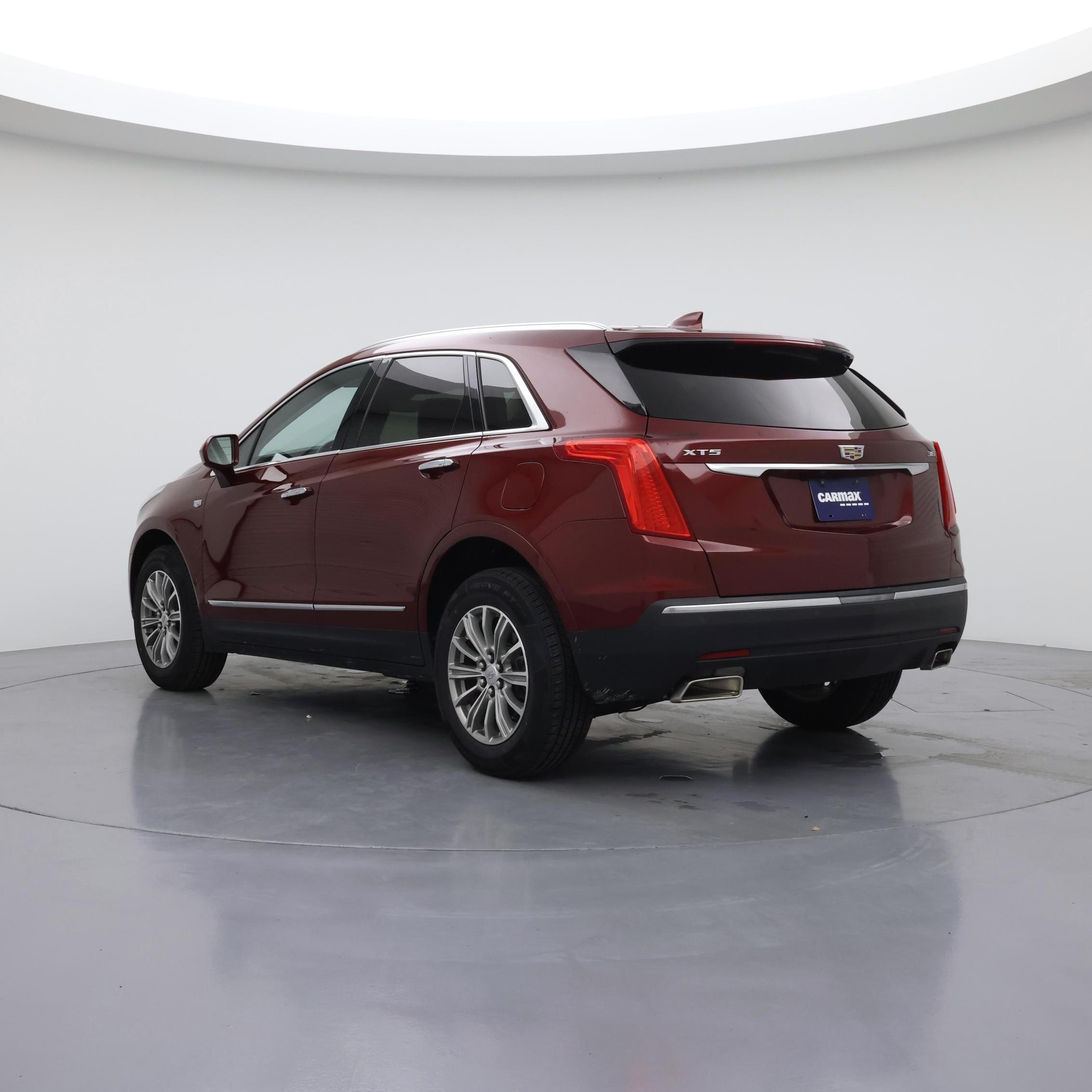 Thumbnail: 2018 Cadillac XT5 - 2