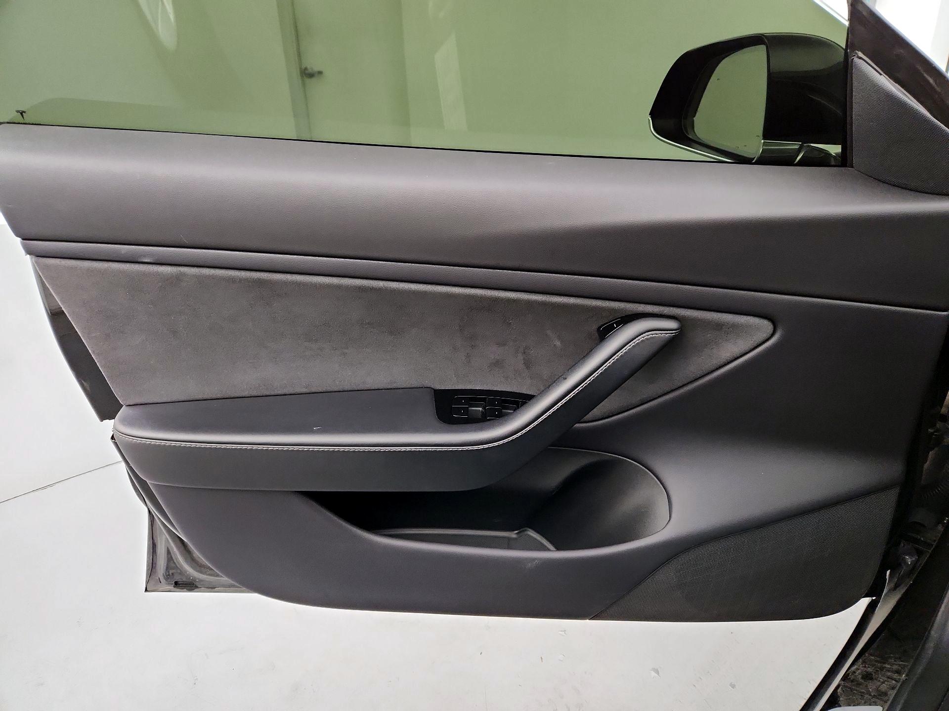 Thumbnail: 2019 Tesla Model 3 - 12