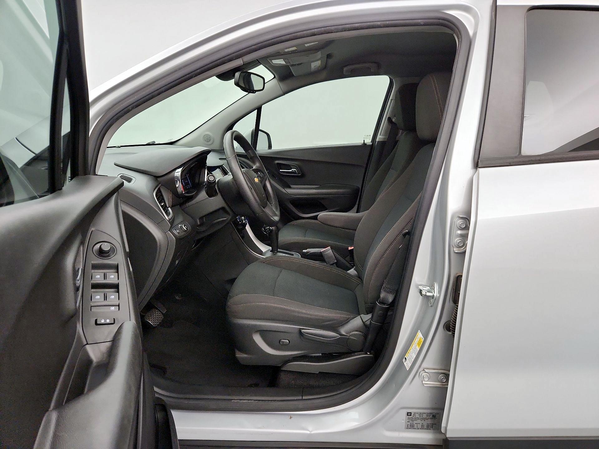 Thumbnail: 2018 Chevrolet Trax - 11