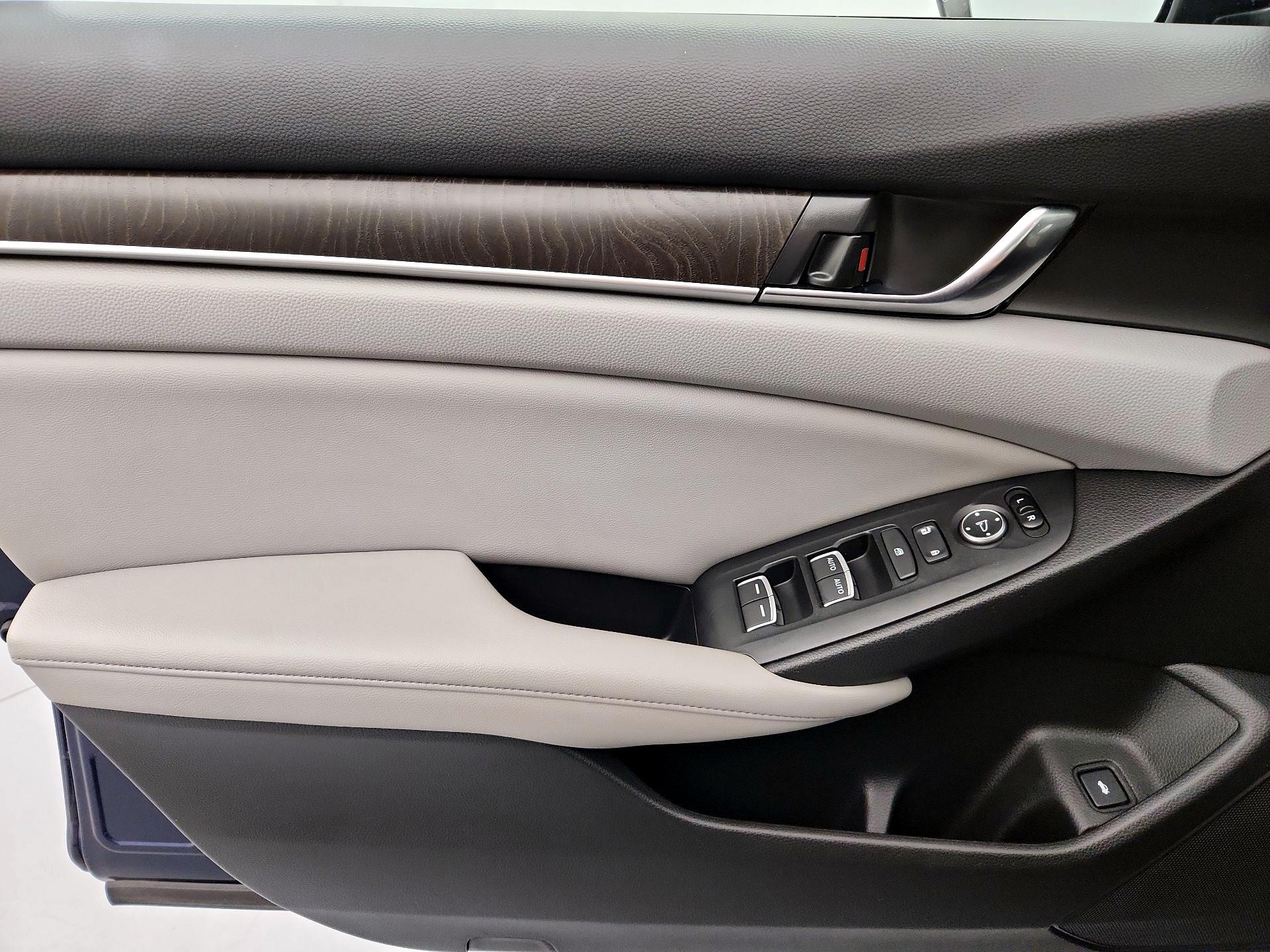Thumbnail: 2019 Honda Accord - 12