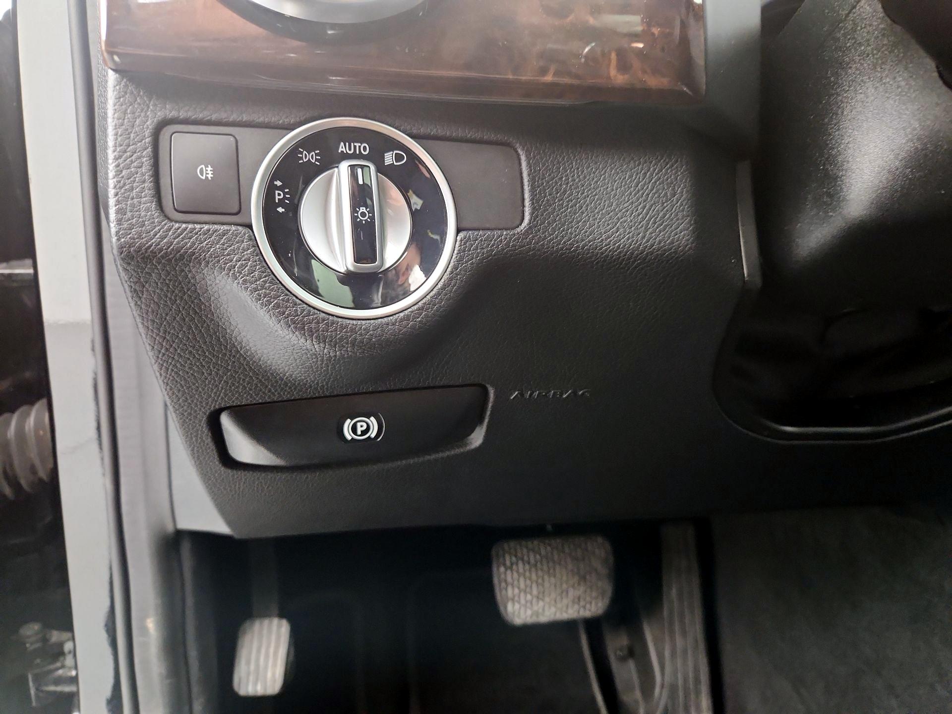 Thumbnail: 2015 Mercedes-Benz GLK - 13