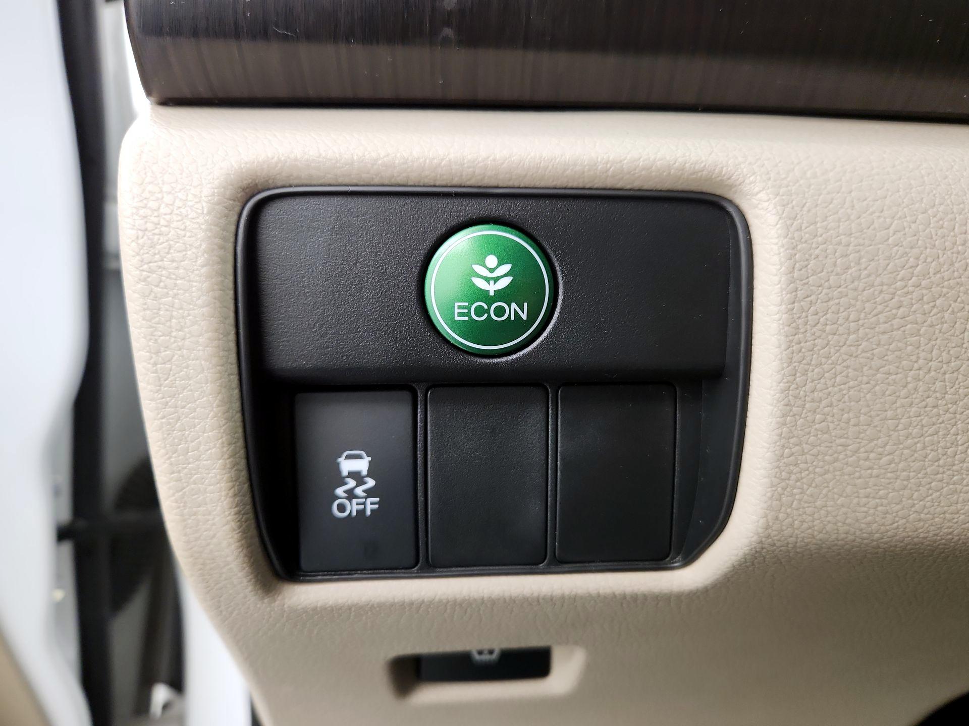 Thumbnail: 2015 Honda Accord - 13