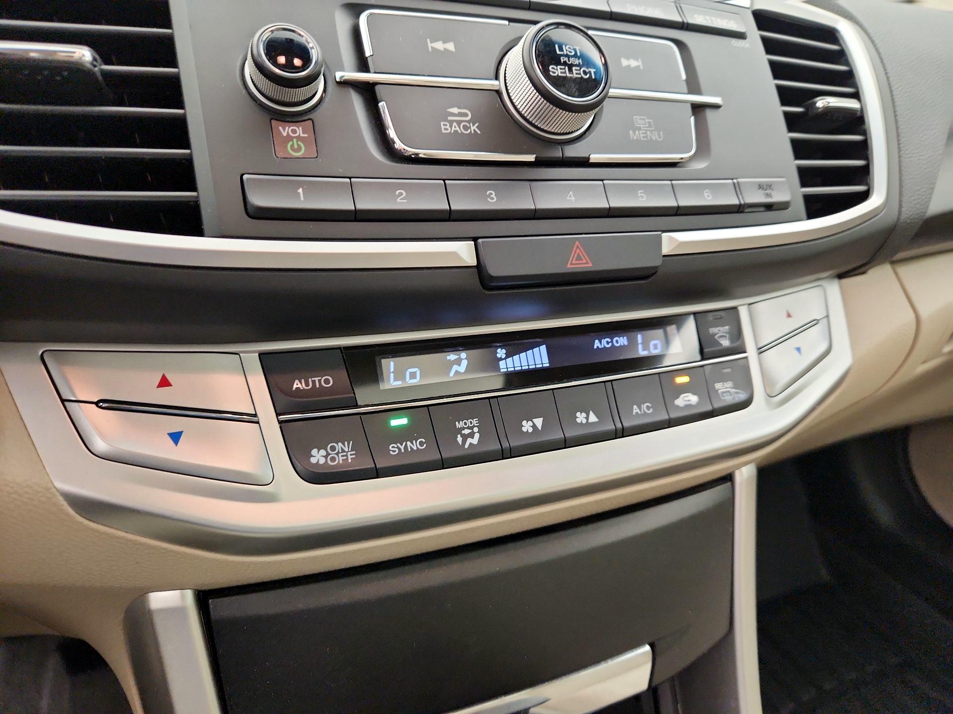 Thumbnail: 2015 Honda Accord - 16