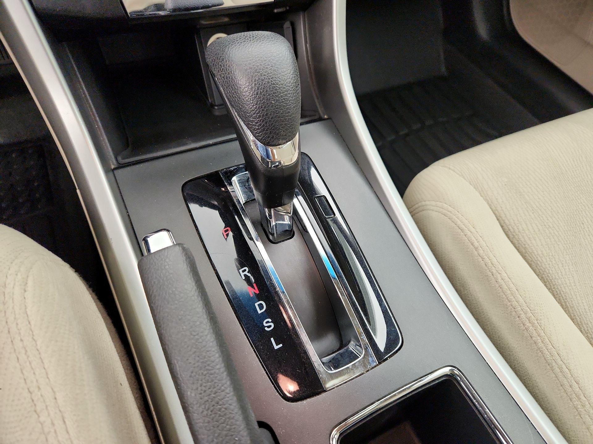 Thumbnail: 2015 Honda Accord - 17