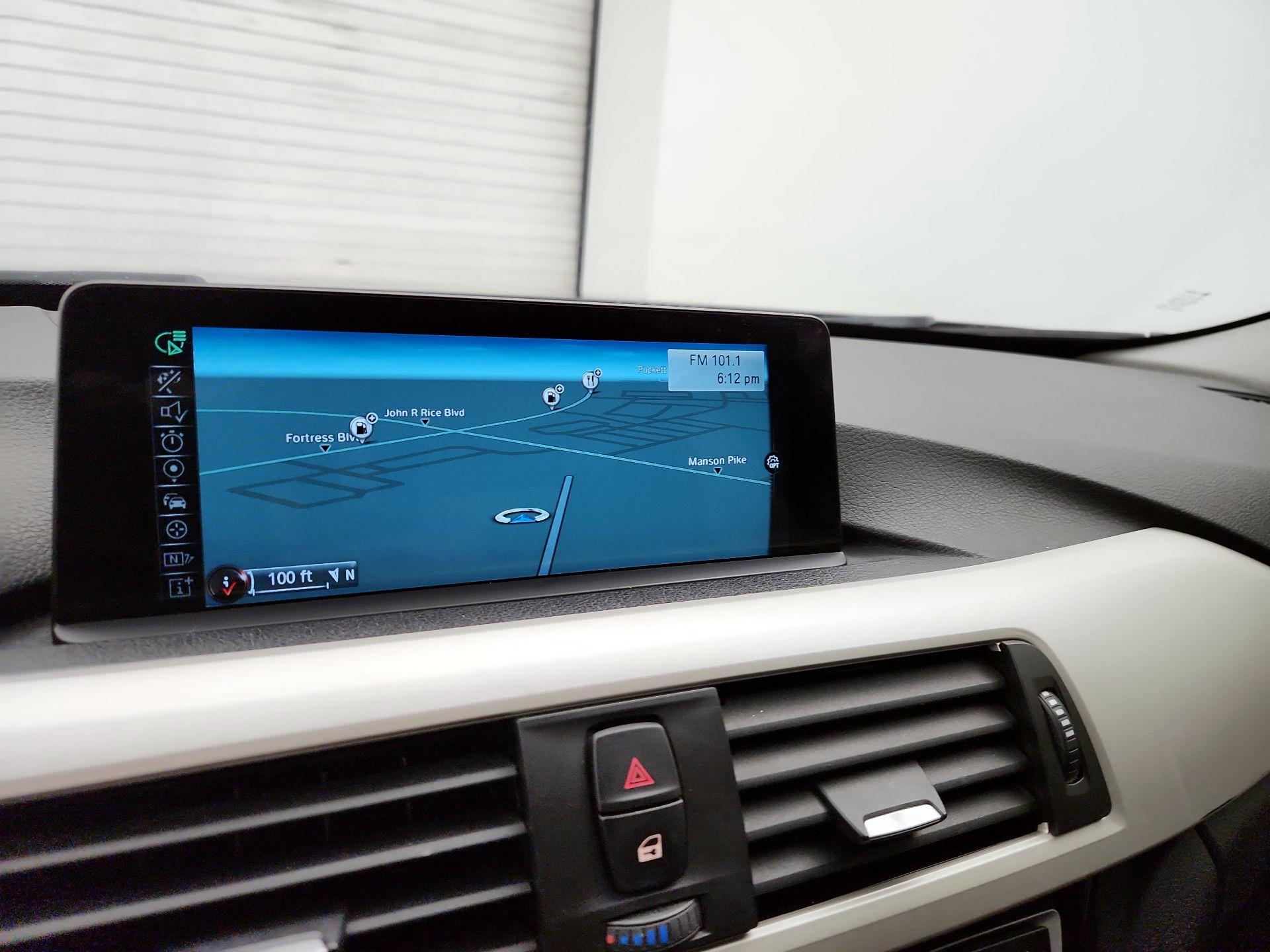 Thumbnail: 2016 BMW 3 Series - 14