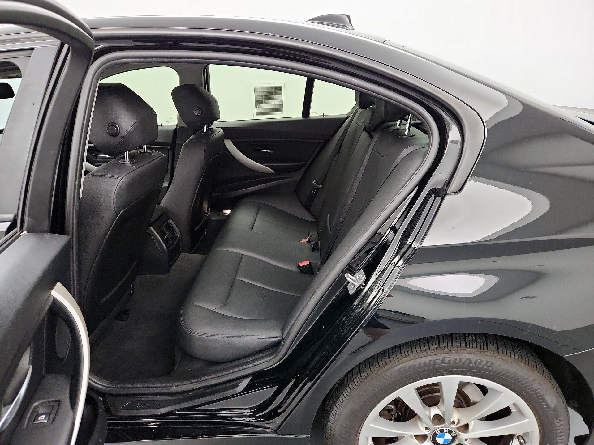Thumbnail: 2016 BMW 3 Series - 20