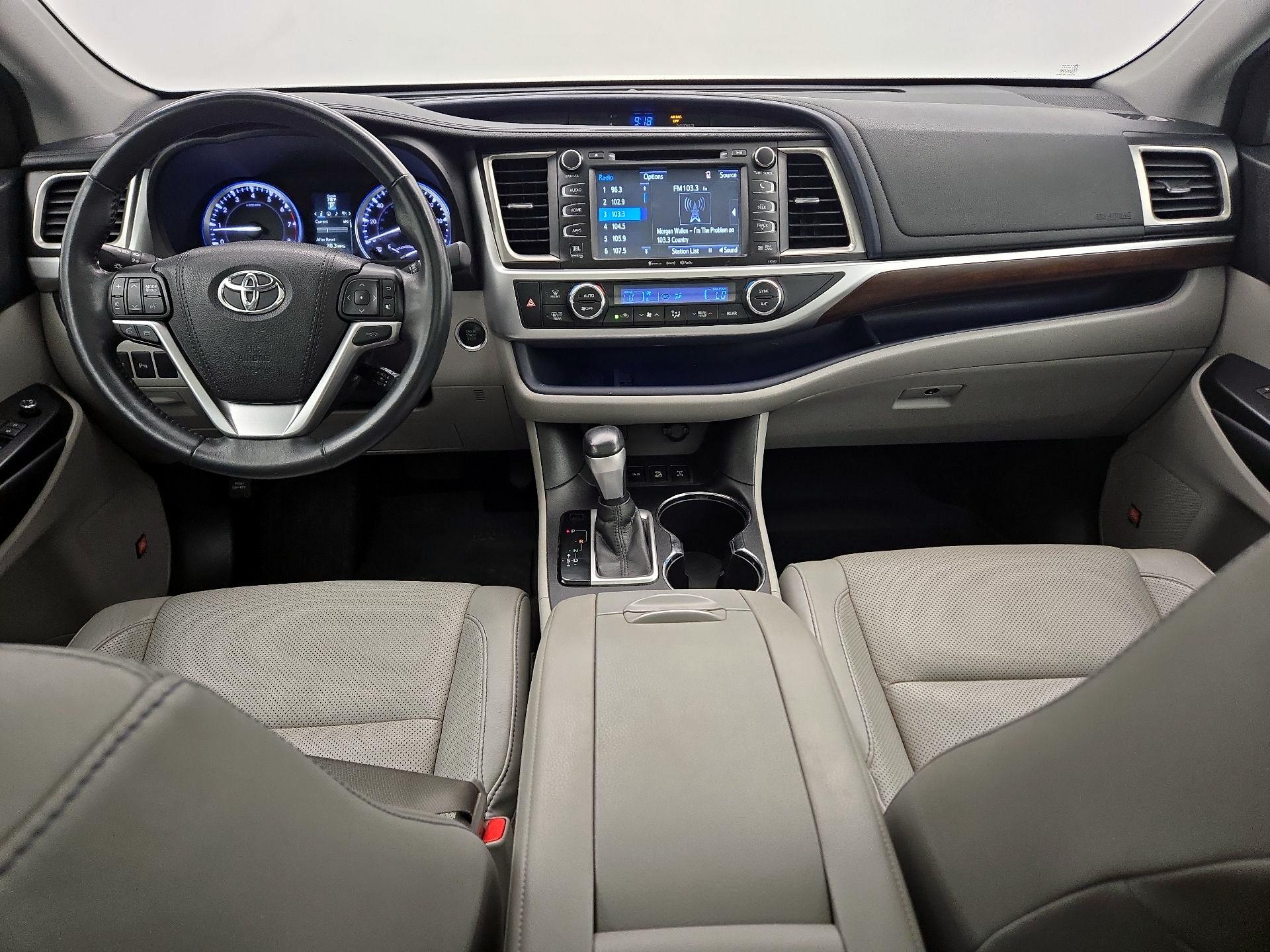 Thumbnail: 2016 Toyota Highlander - 9