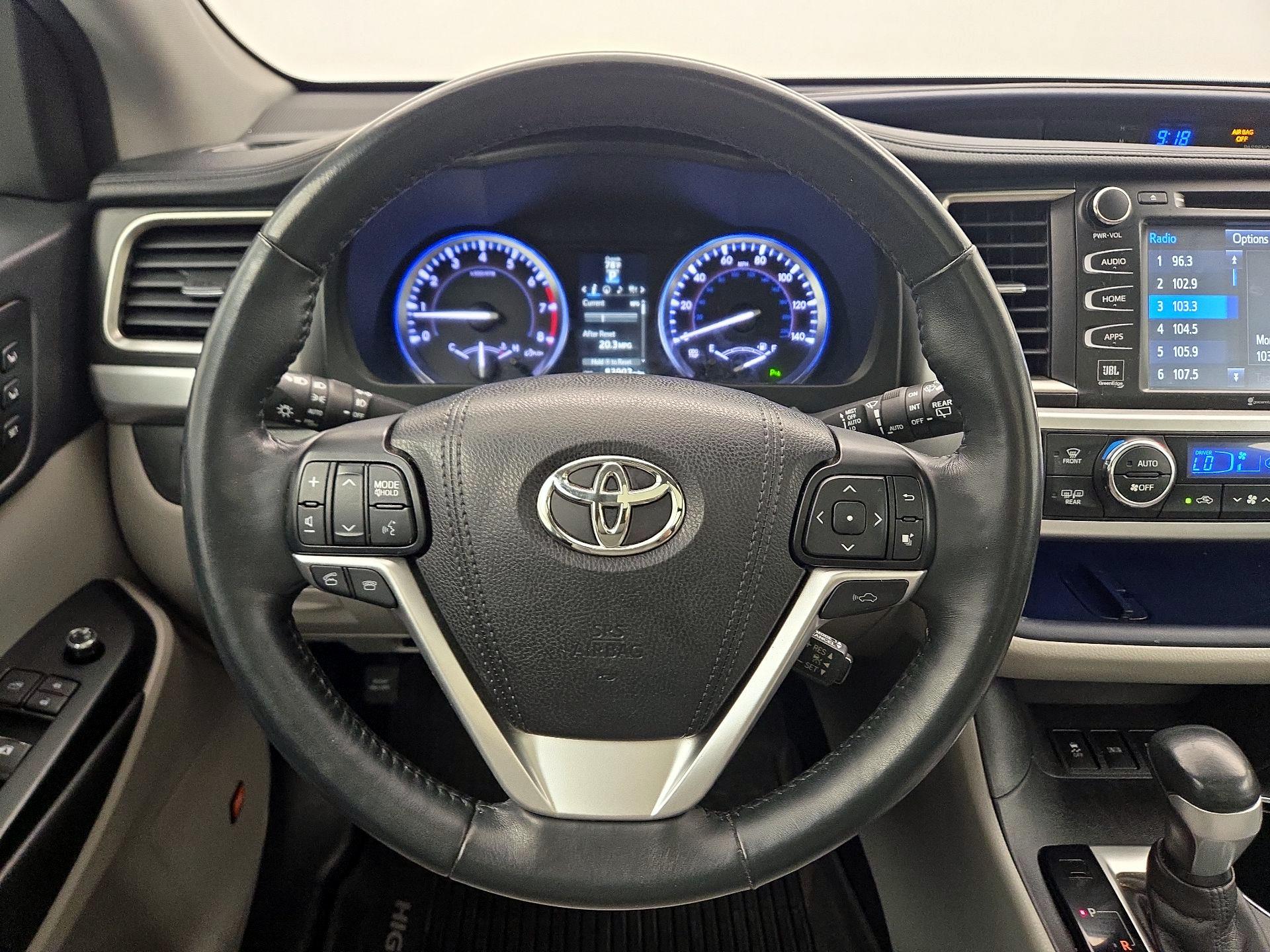 Thumbnail: 2016 Toyota Highlander - 10