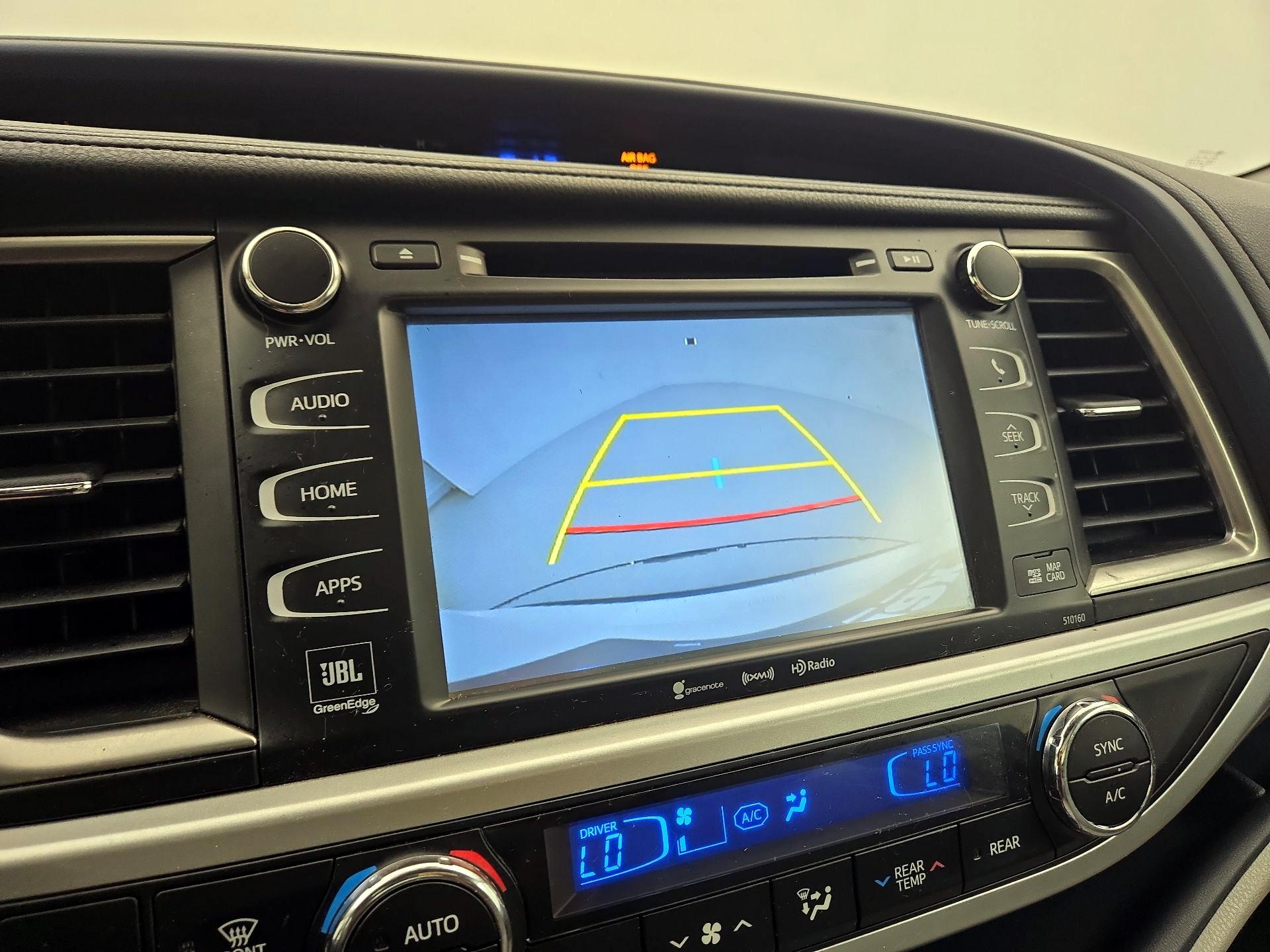 Thumbnail: 2016 Toyota Highlander - 14