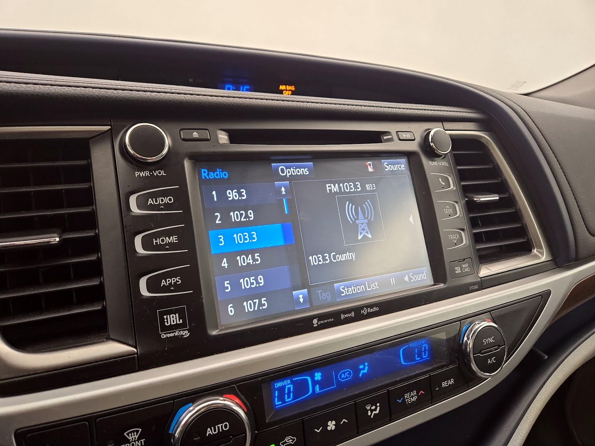 Thumbnail: 2016 Toyota Highlander - 15