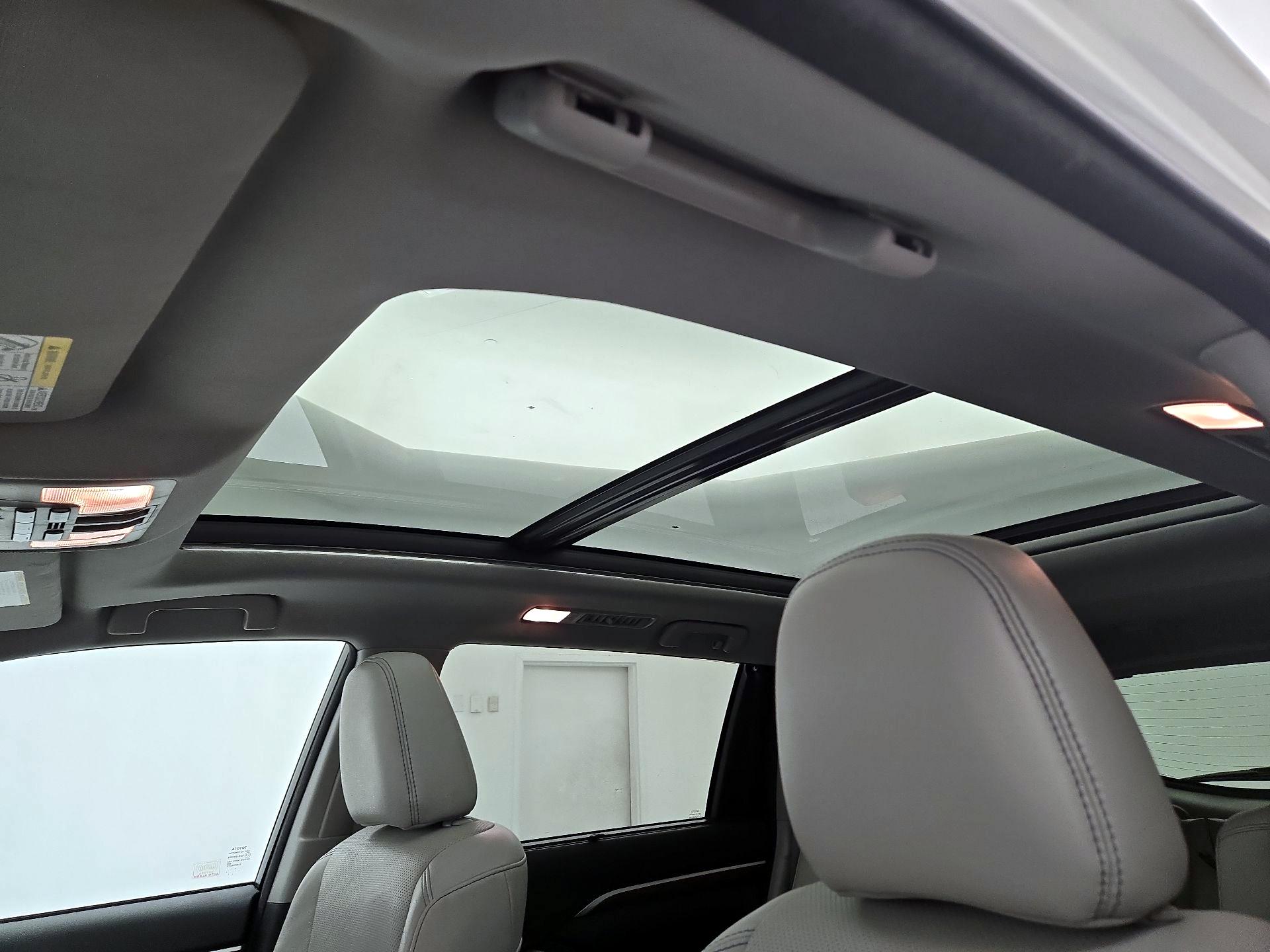 Thumbnail: 2016 Toyota Highlander - 19