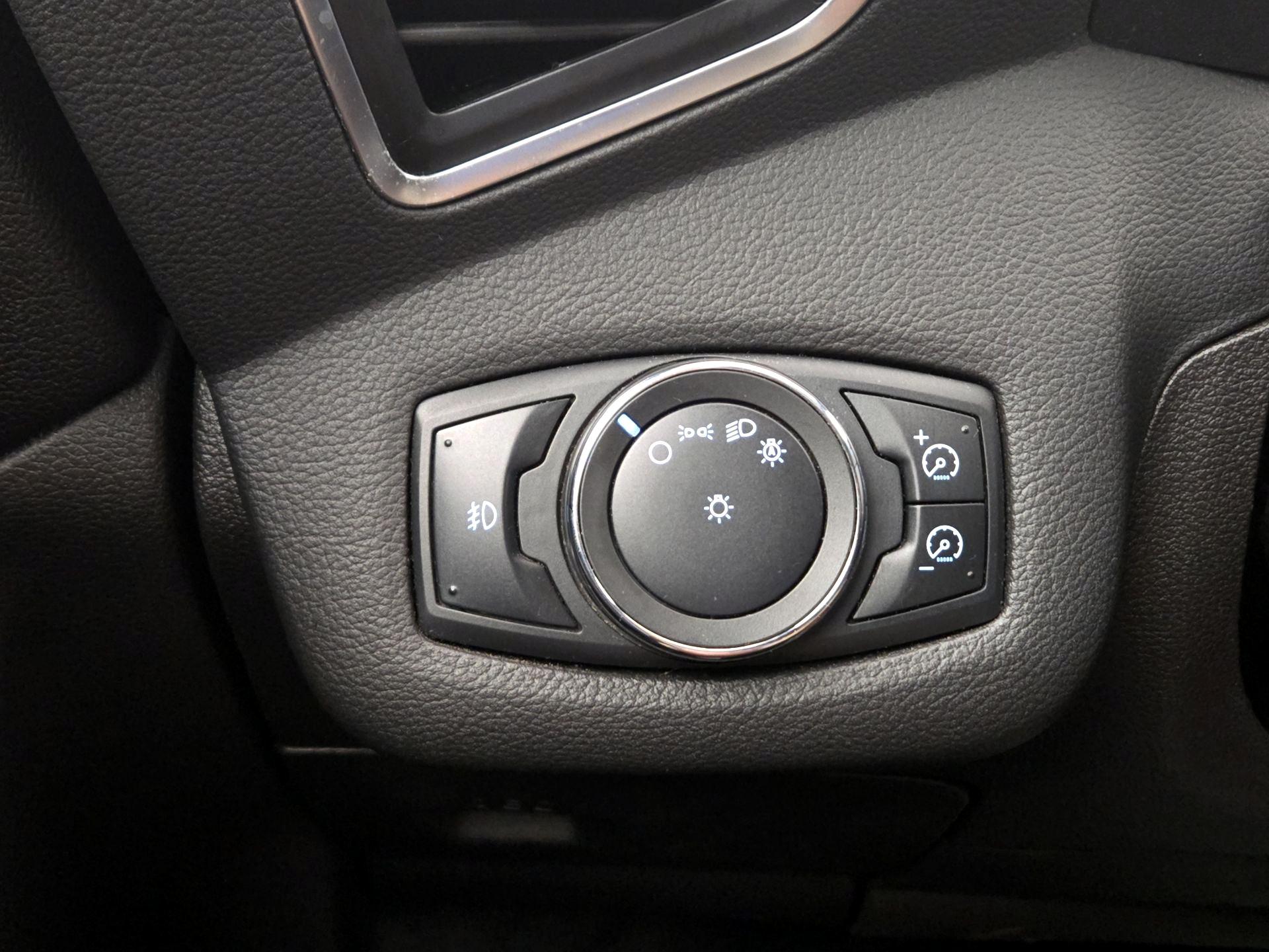 Thumbnail: 2013 Ford Escape - 13