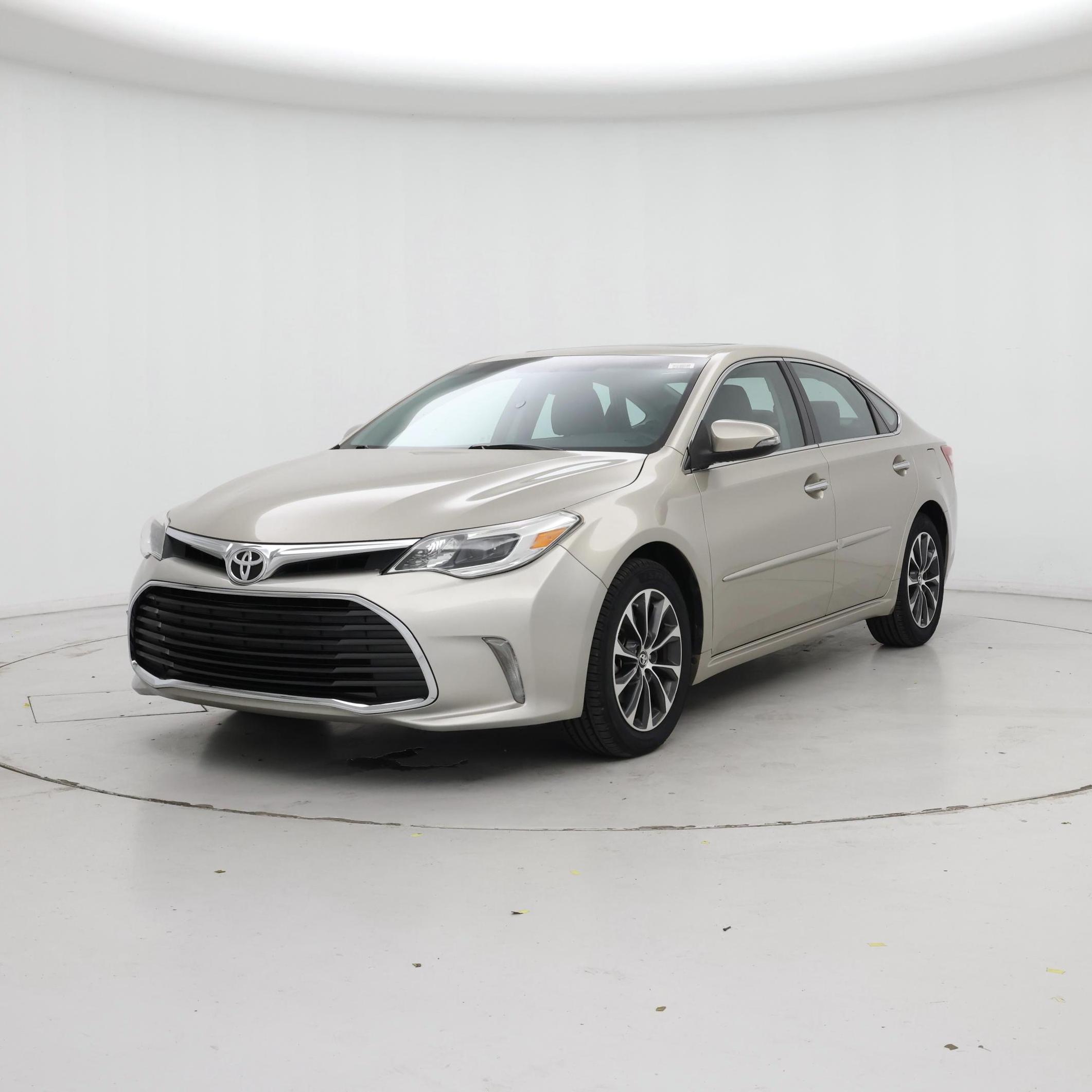 Thumbnail: 2016 Toyota Avalon - 4