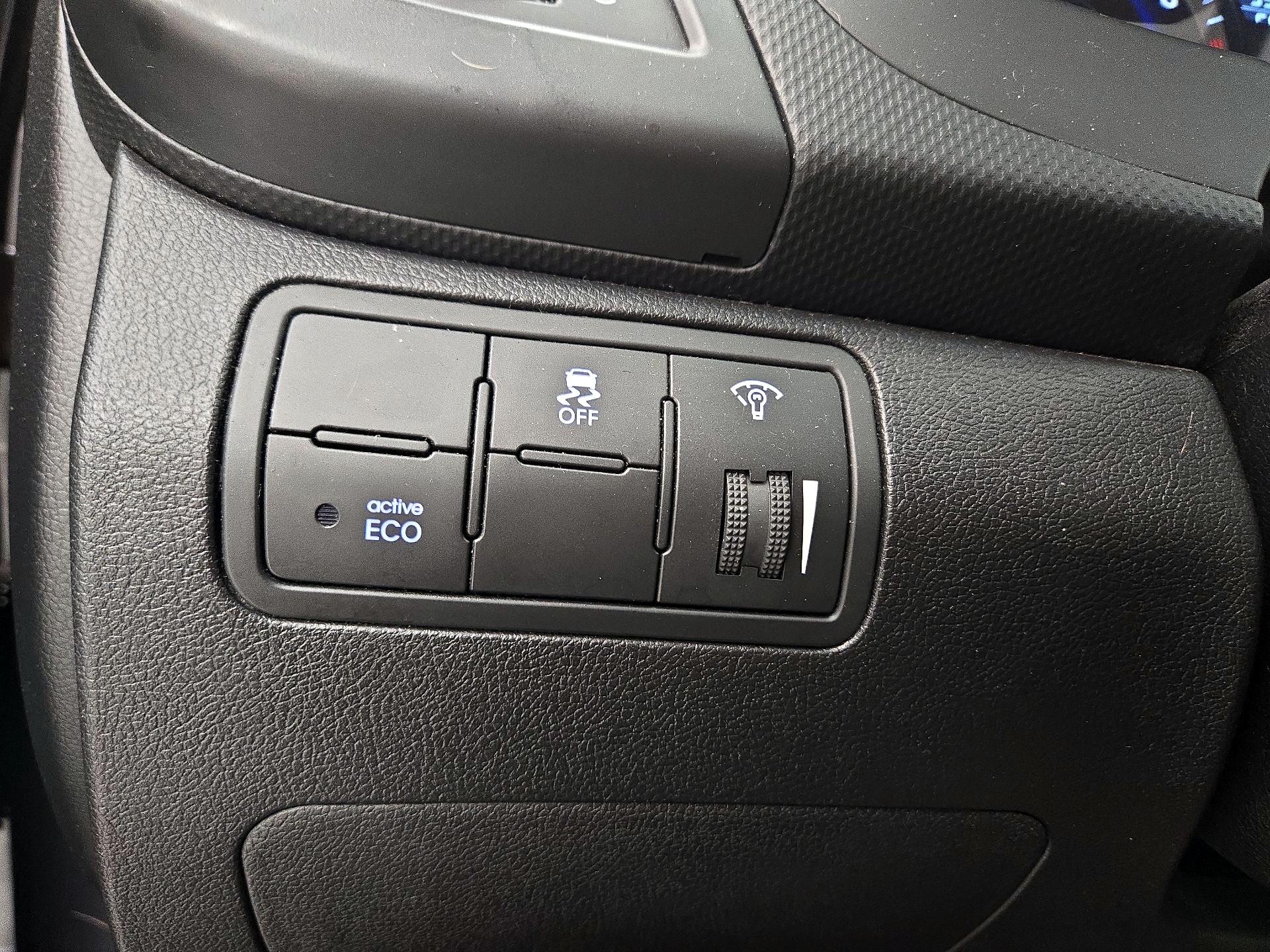 Thumbnail: 2013 Hyundai Accent - 13