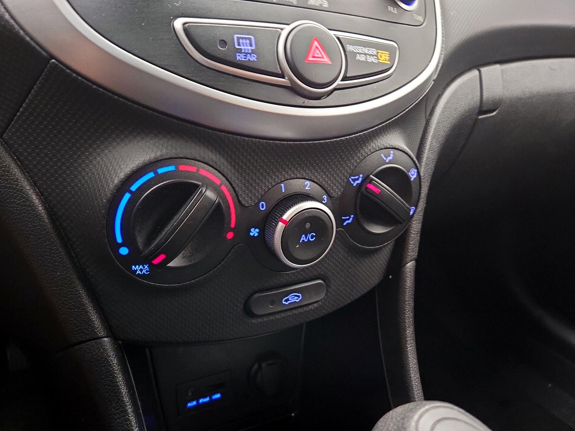 Thumbnail: 2013 Hyundai Accent - 15