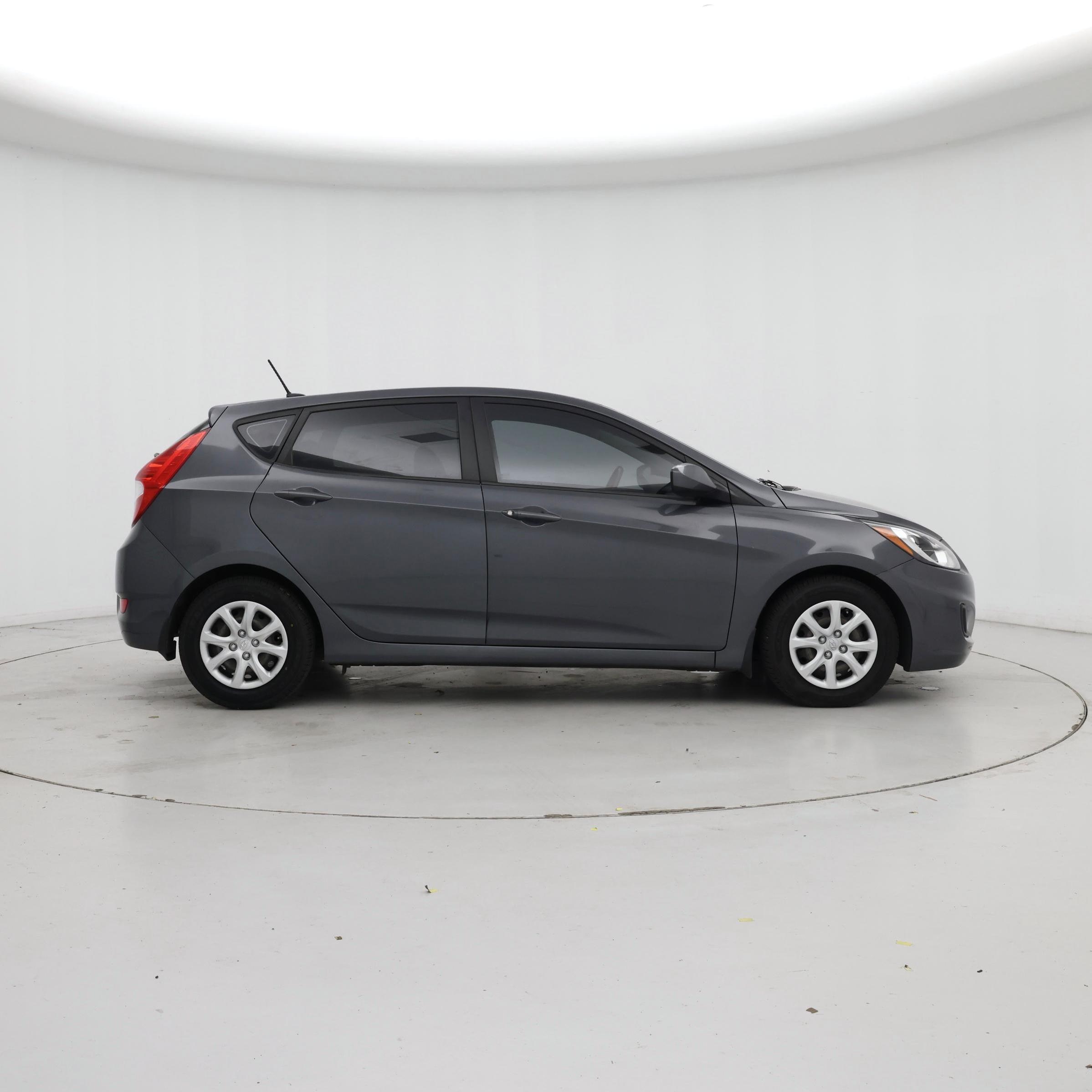 Thumbnail: 2013 Hyundai Accent - 7