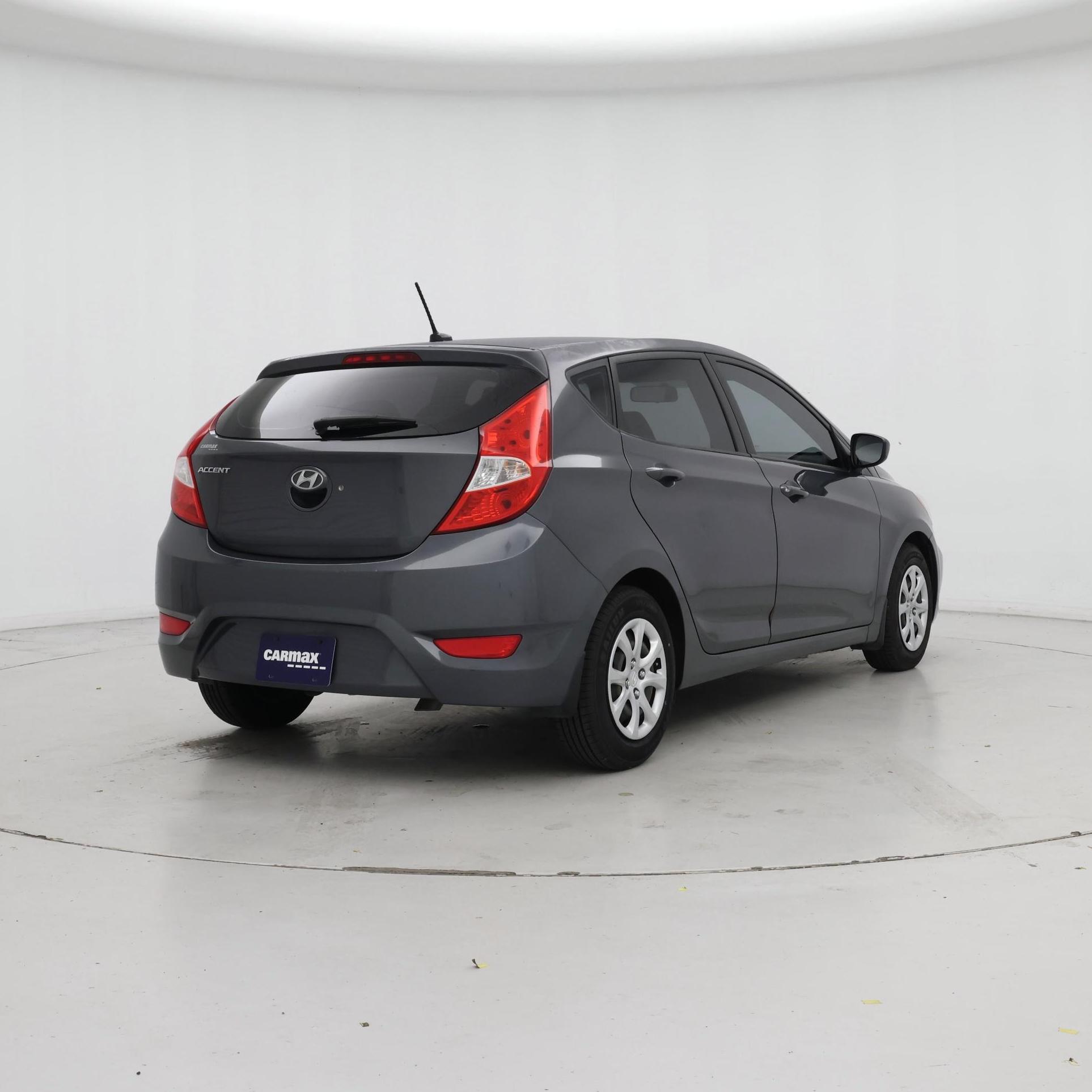 Thumbnail: 2013 Hyundai Accent - 8
