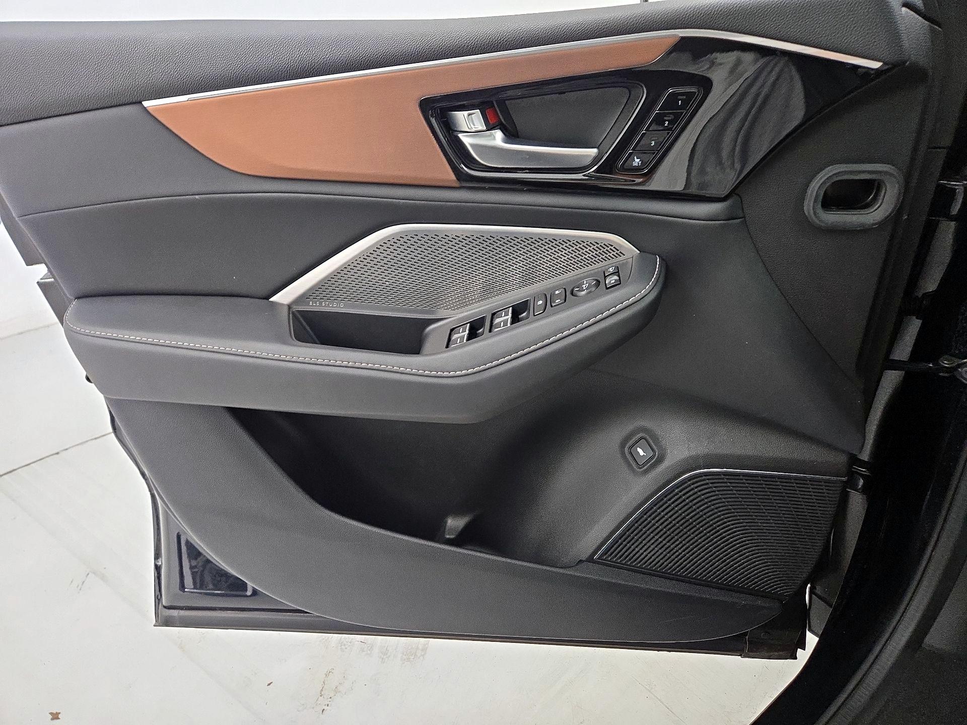 Thumbnail: 2022 Acura MDX - 12