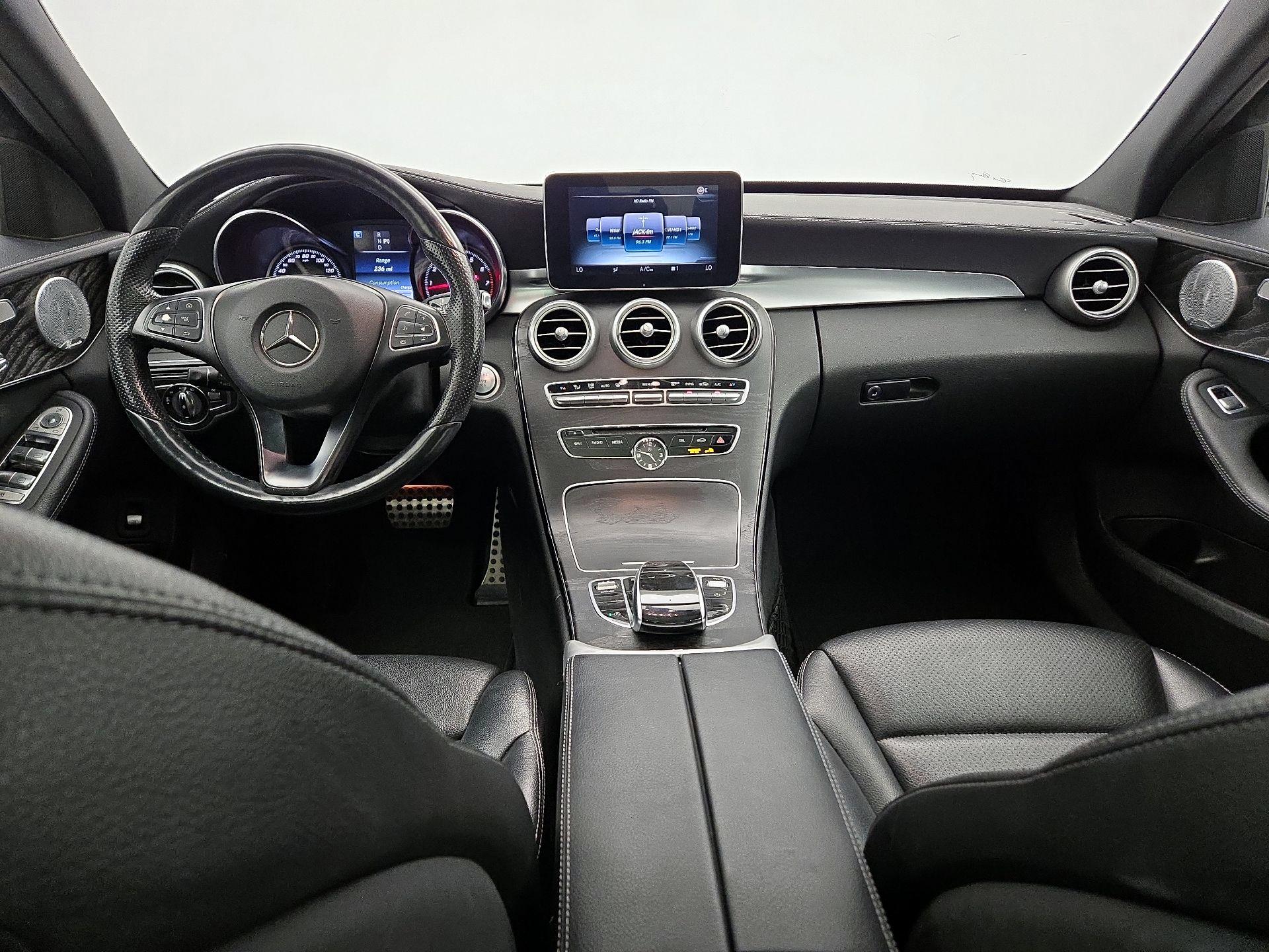 Thumbnail: 2016 Mercedes-Benz C-Class - 9