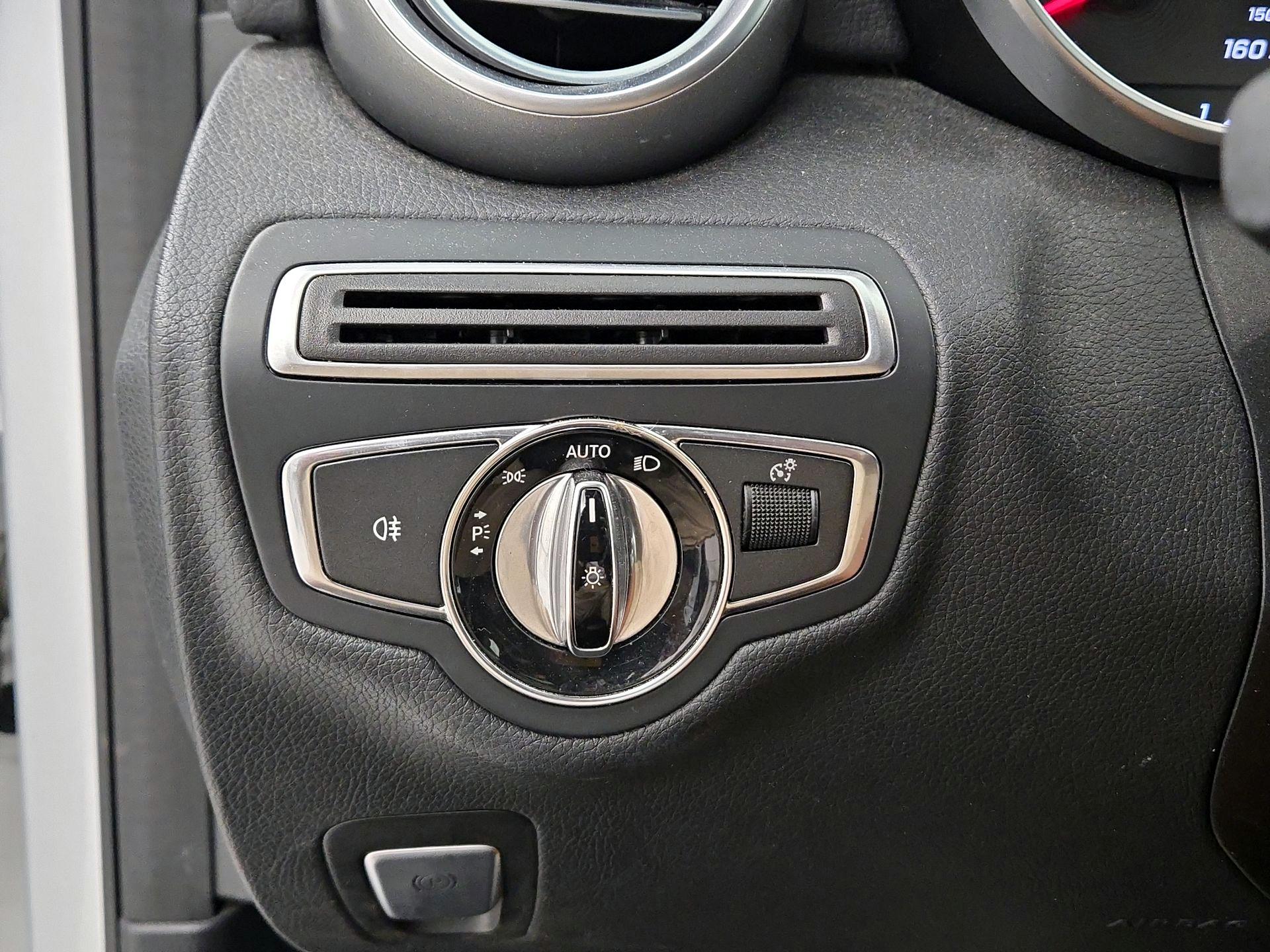 Thumbnail: 2016 Mercedes-Benz C-Class - 13