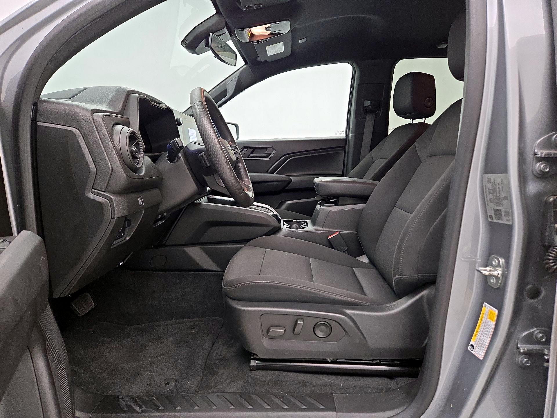 Thumbnail: 2023 Chevrolet Colorado - 11