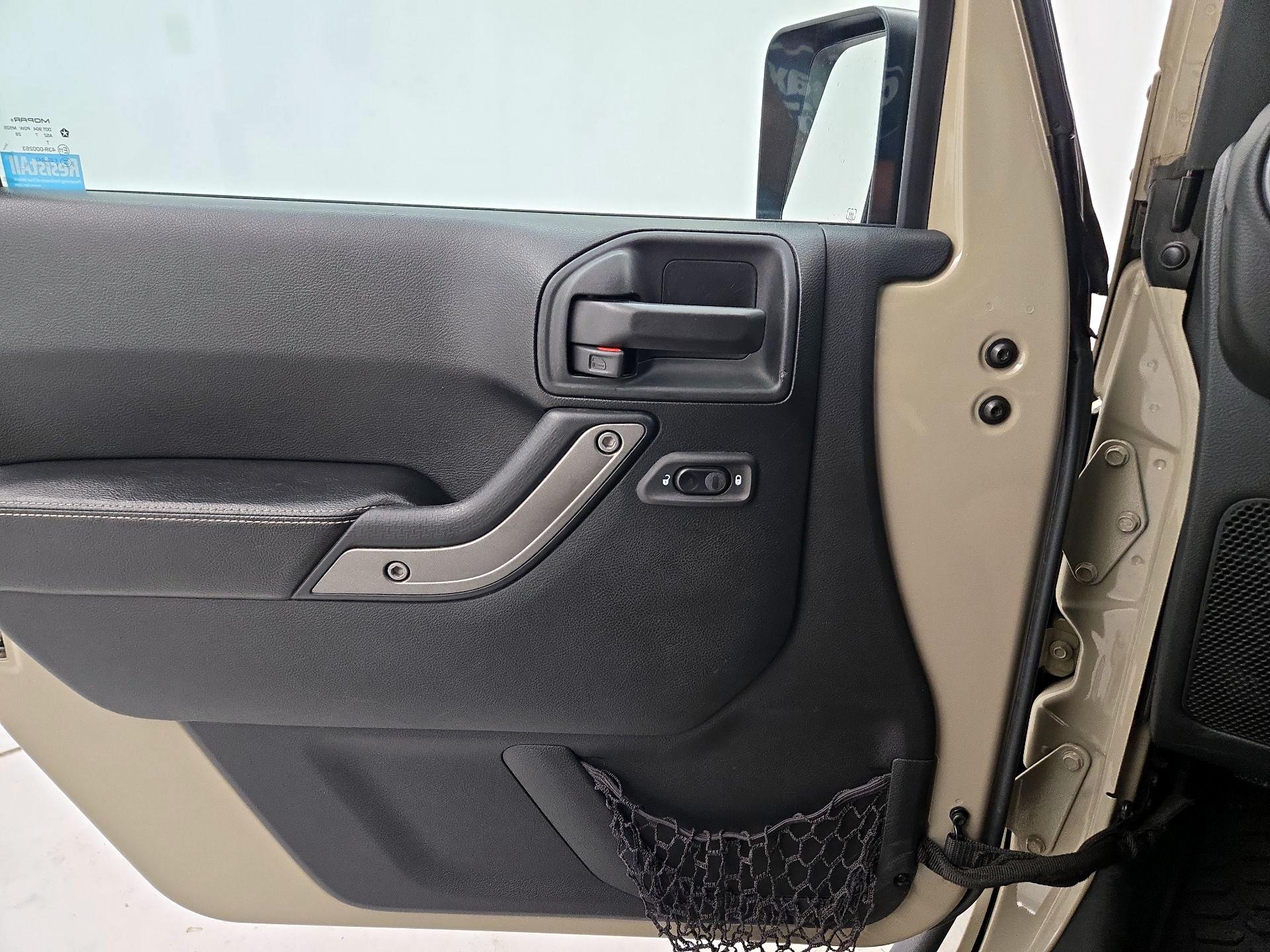 Thumbnail: 2018 Jeep Wrangler - 12