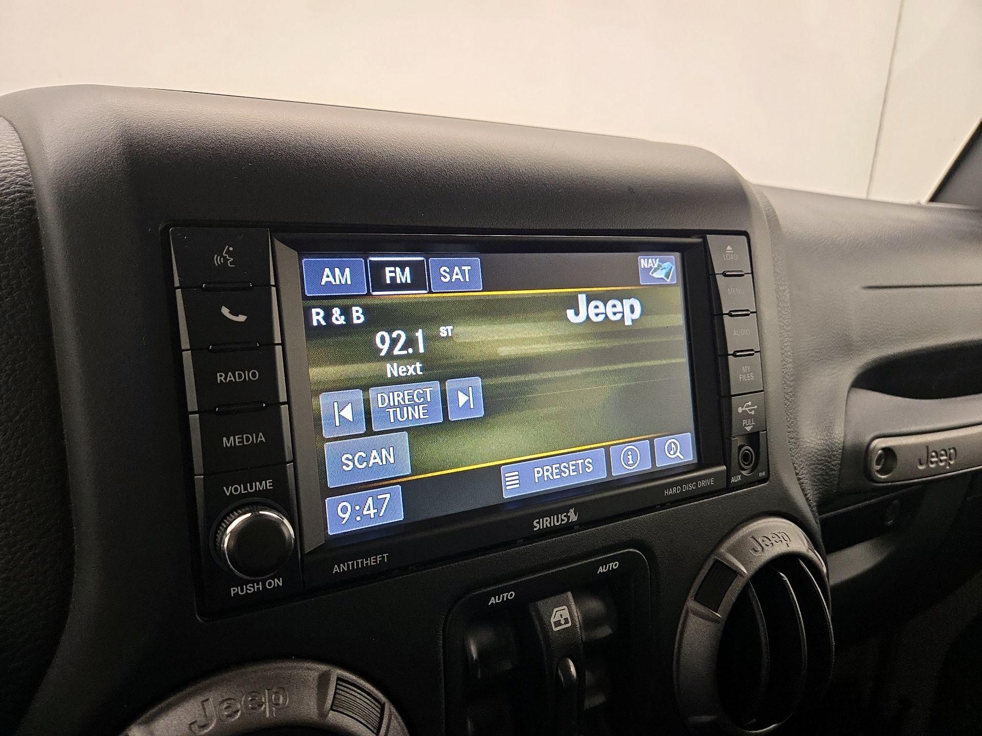 Thumbnail: 2018 Jeep Wrangler - 13