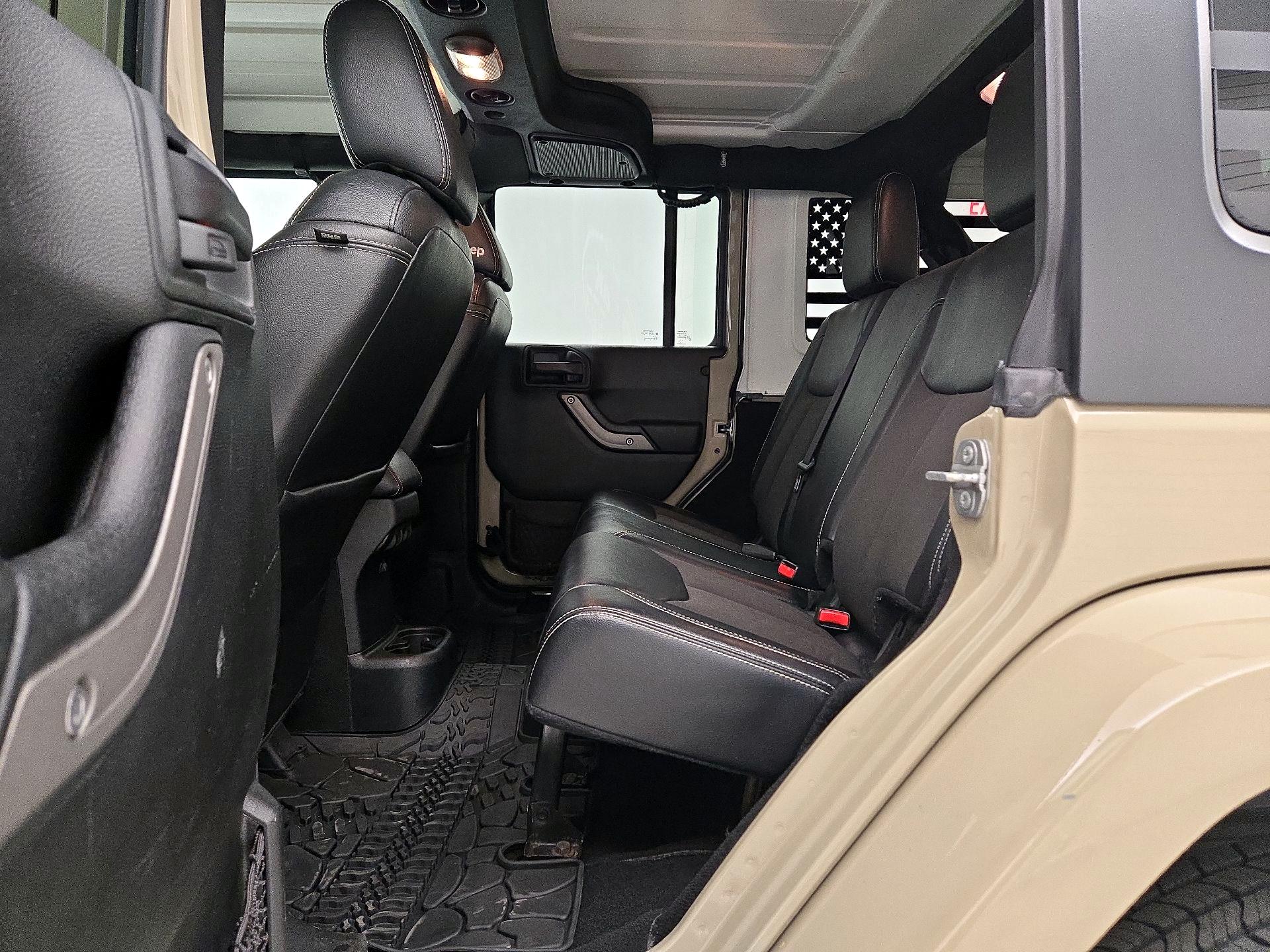 Thumbnail: 2018 Jeep Wrangler - 17