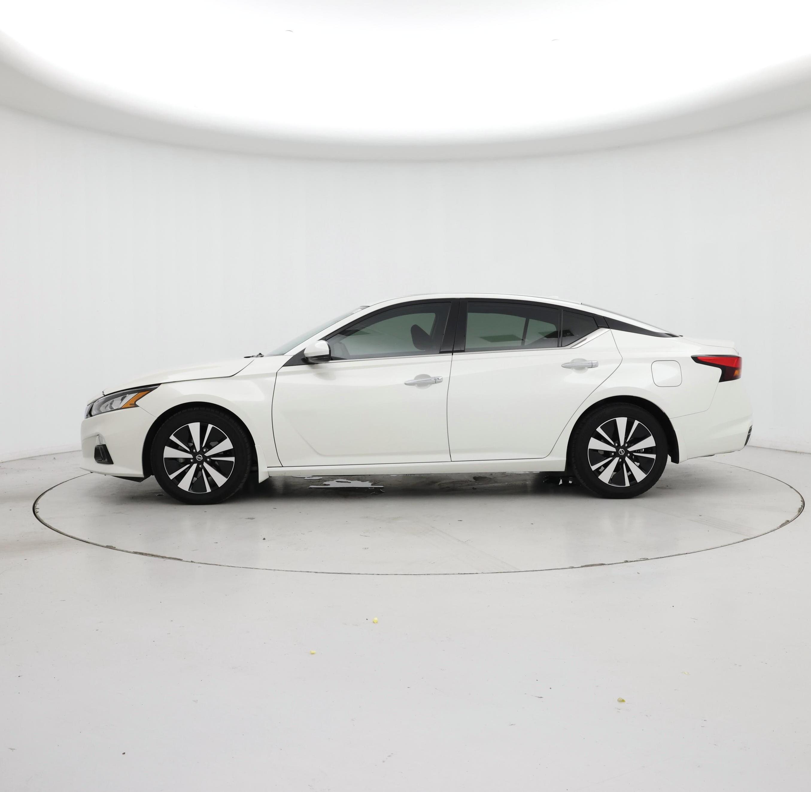 Thumbnail: 2019 Nissan Altima - 3