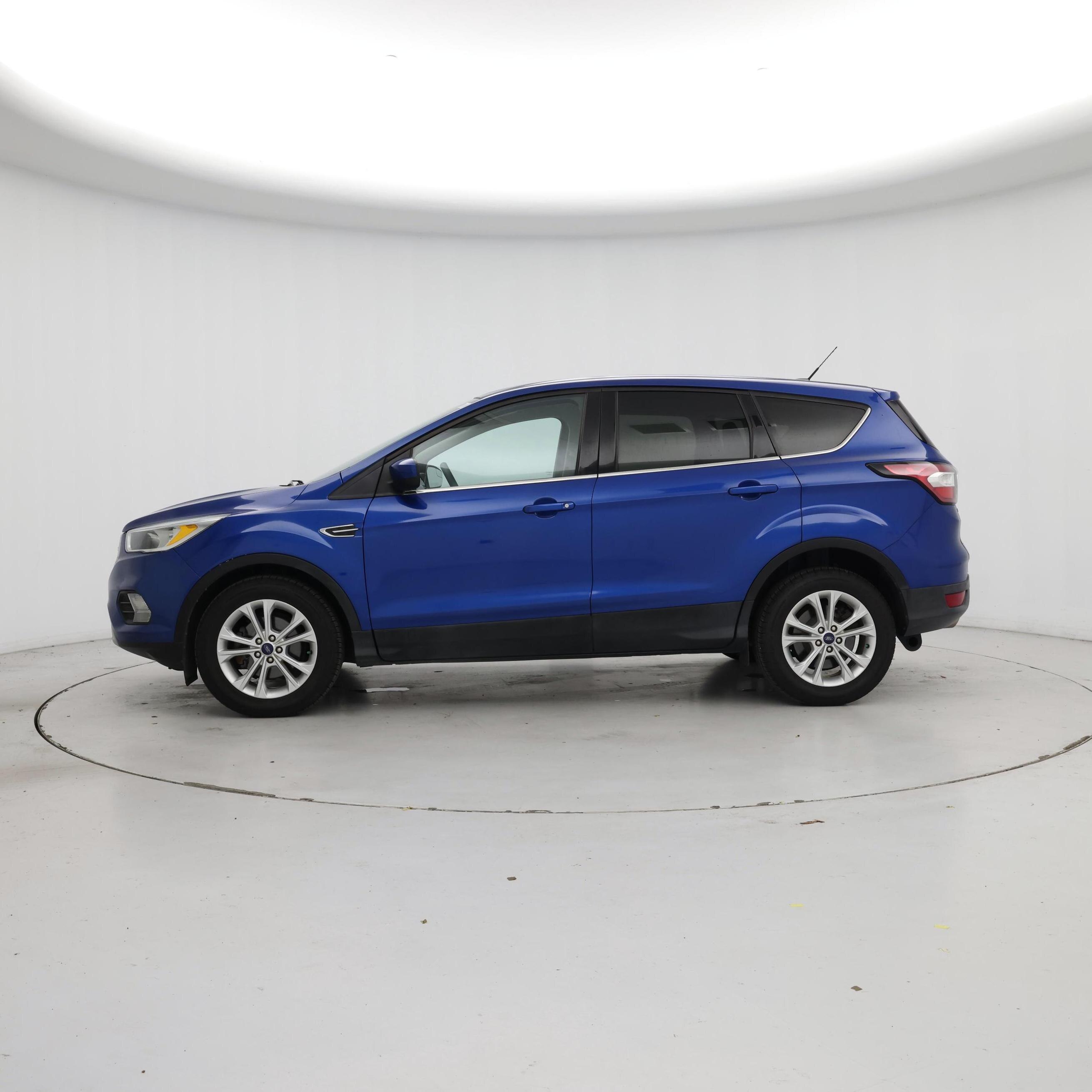 Thumbnail: 2017 Ford Escape - 3