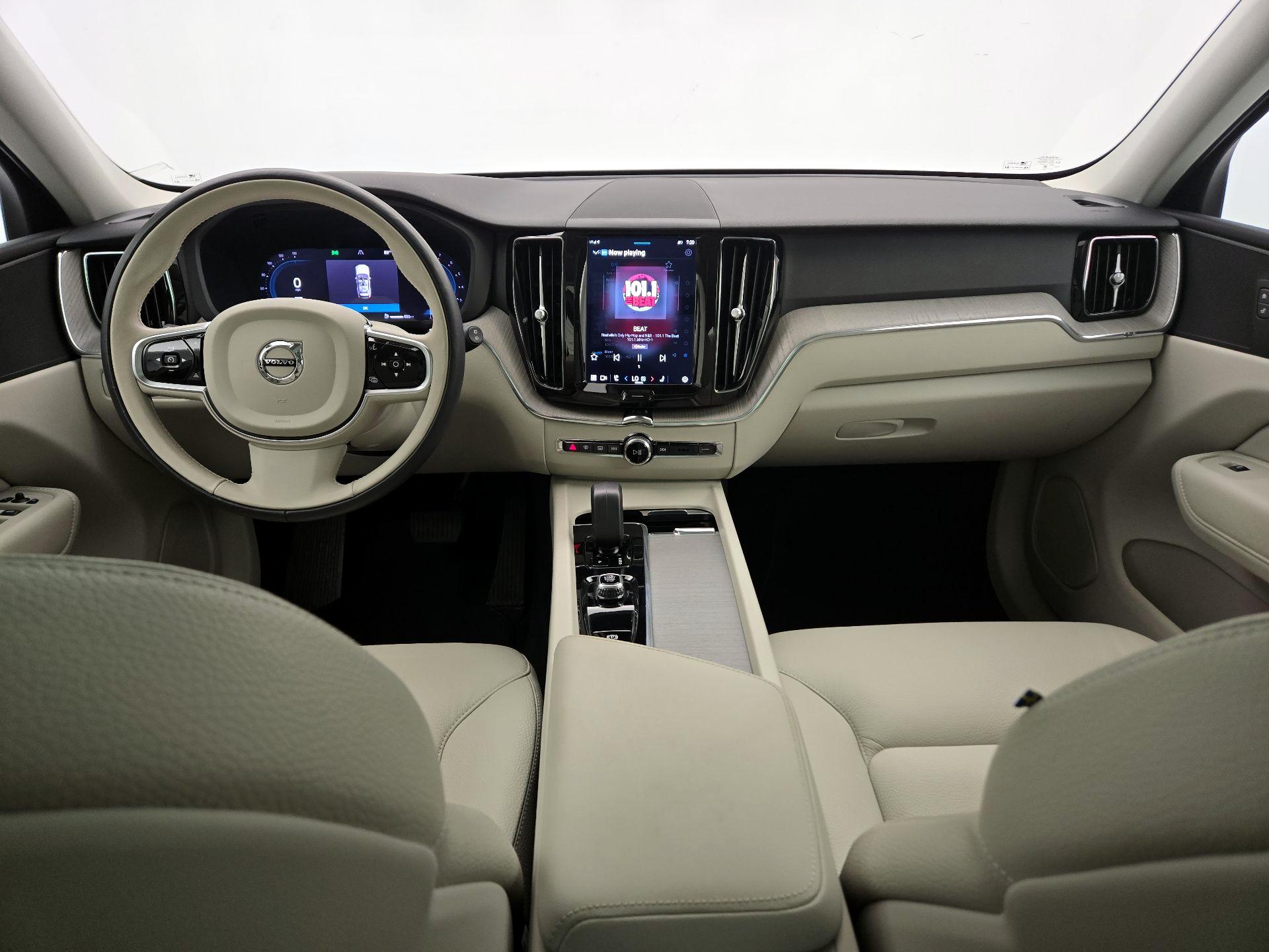Thumbnail: 2023 Volvo XC60 - 9