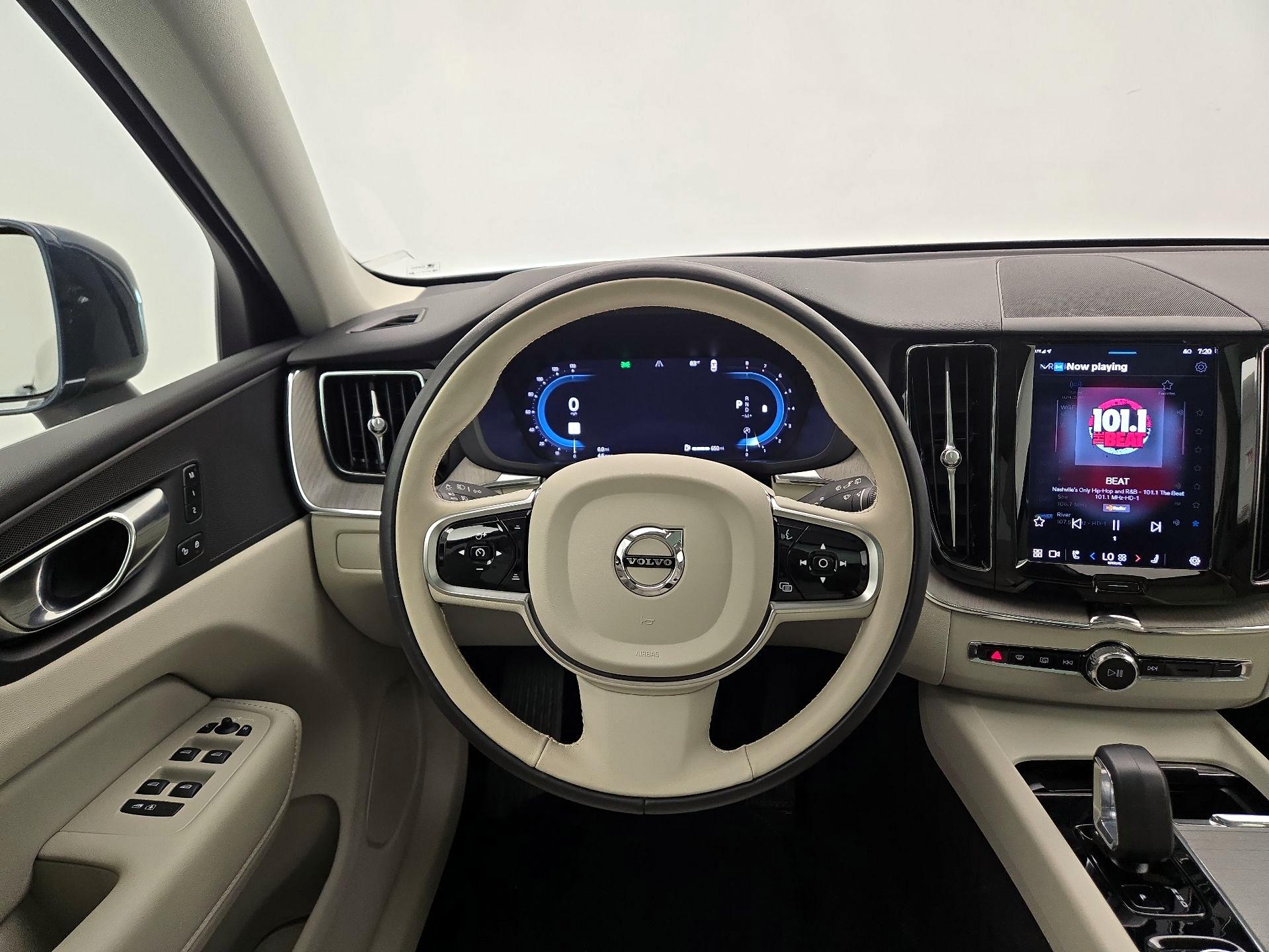 Thumbnail: 2023 Volvo XC60 - 10