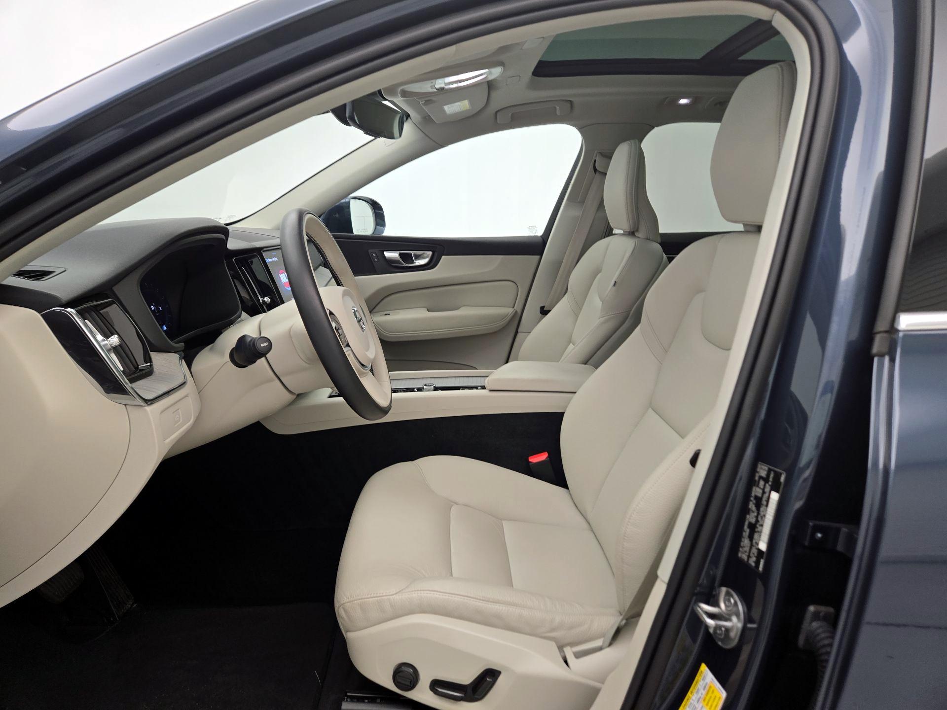 Thumbnail: 2023 Volvo XC60 - 11