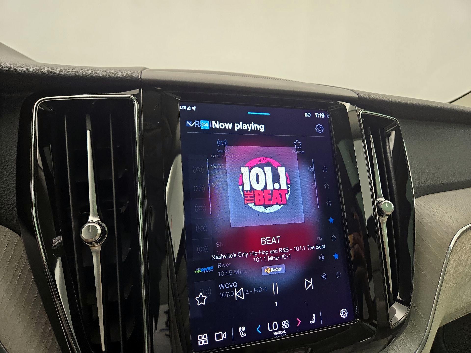 Thumbnail: 2023 Volvo XC60 - 15
