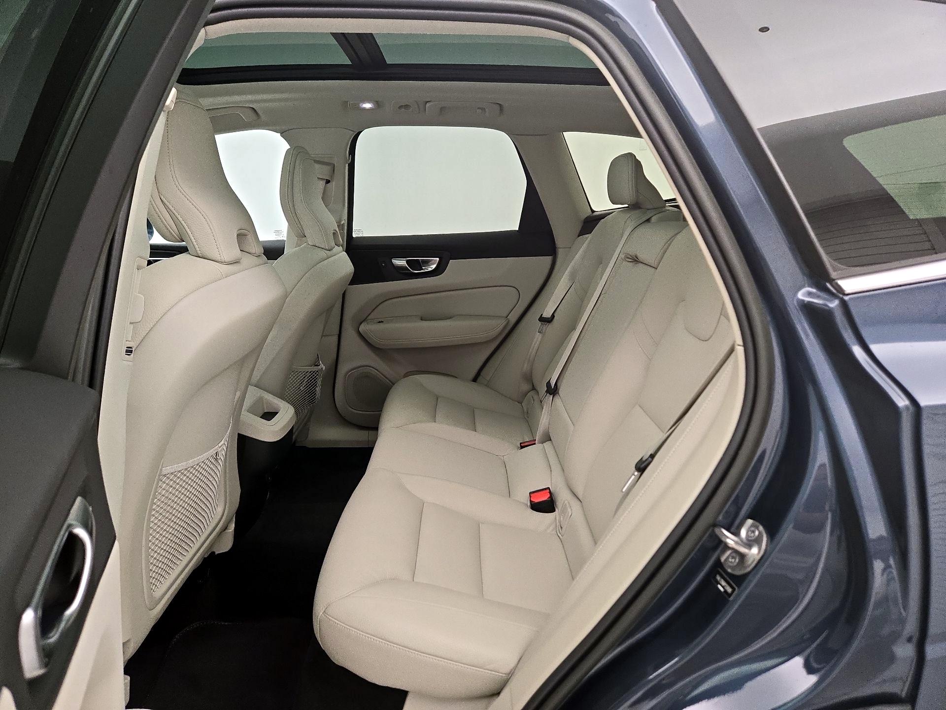 Thumbnail: 2023 Volvo XC60 - 20