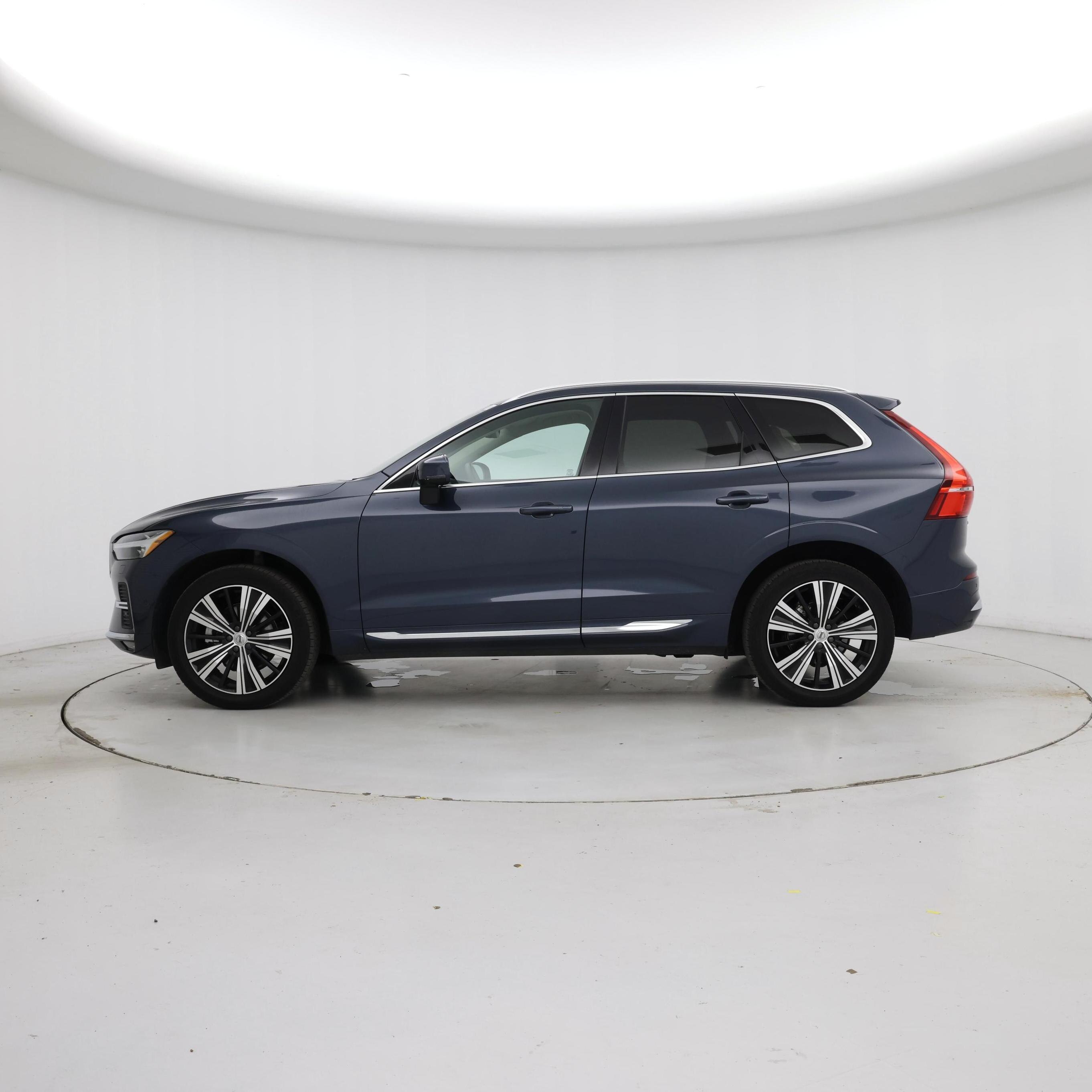 Thumbnail: 2023 Volvo XC60 - 3