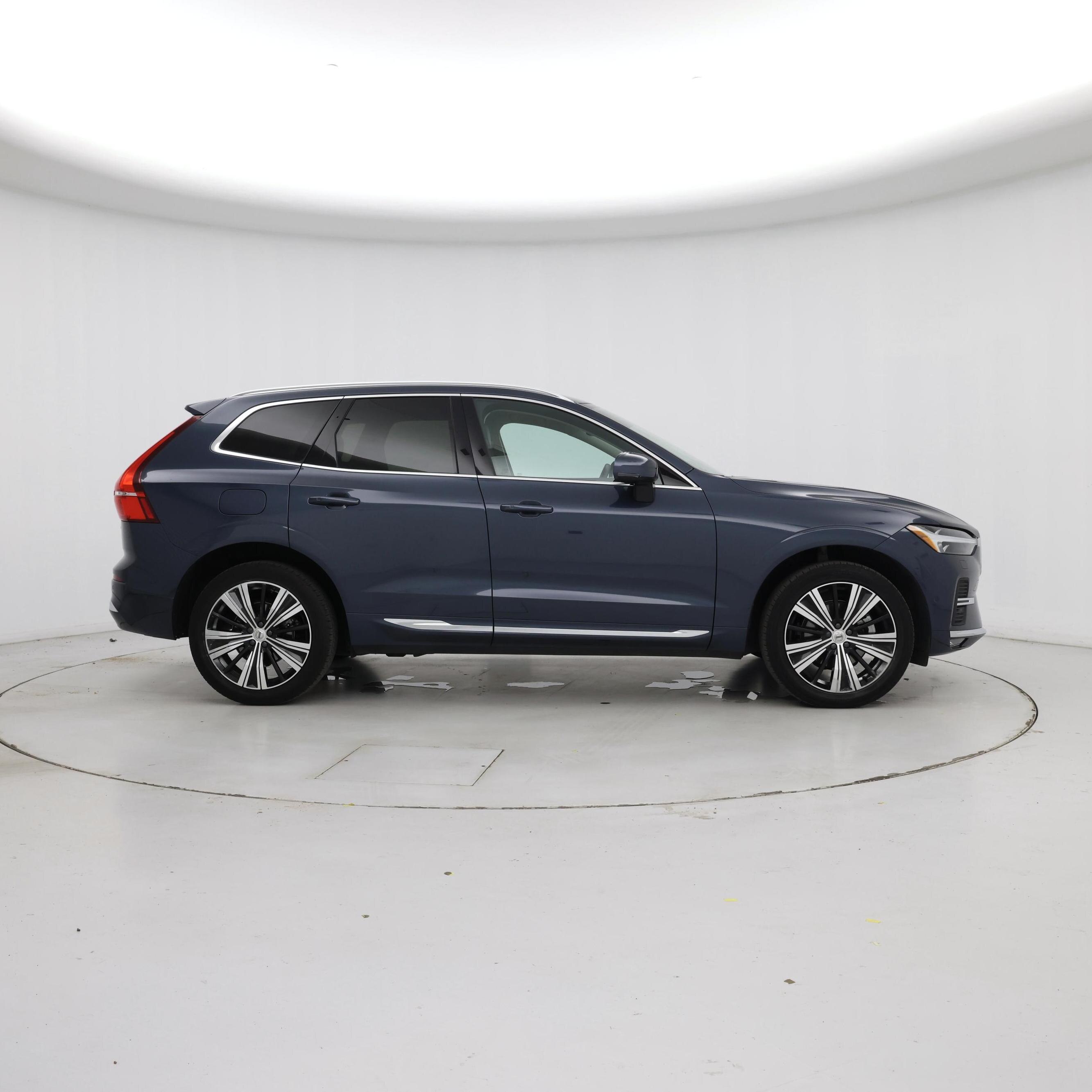Thumbnail: 2023 Volvo XC60 - 7