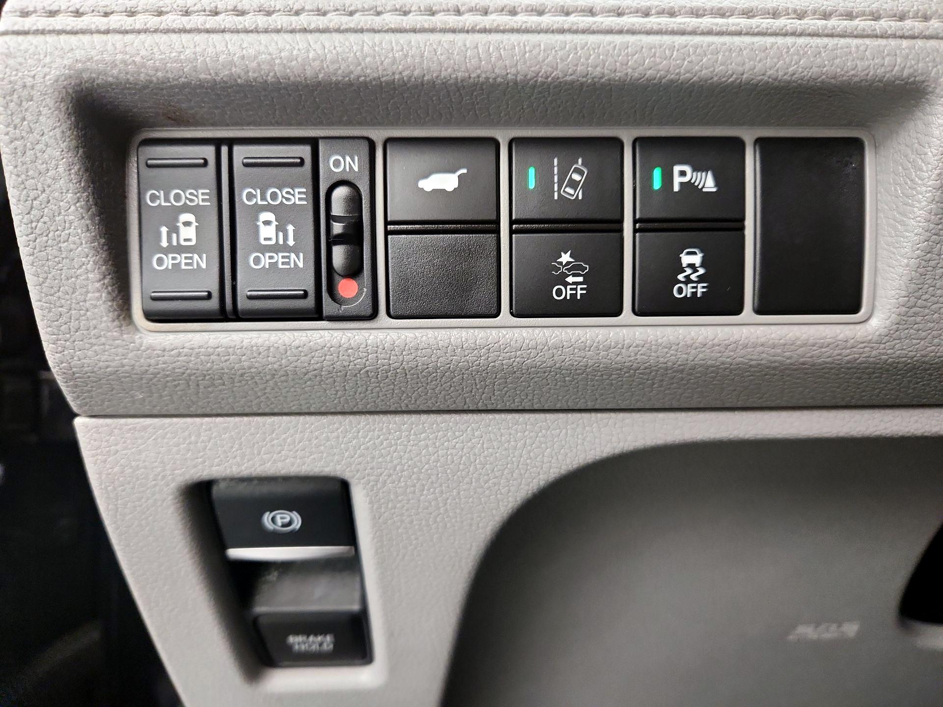 Thumbnail: 2019 Honda Odyssey - 13
